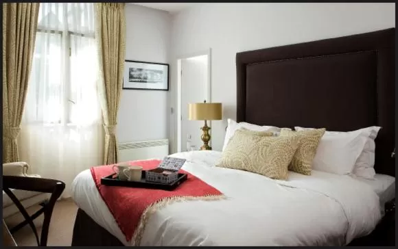 Bed in Rooms by Bistrot Pierre at The Crescent Inn