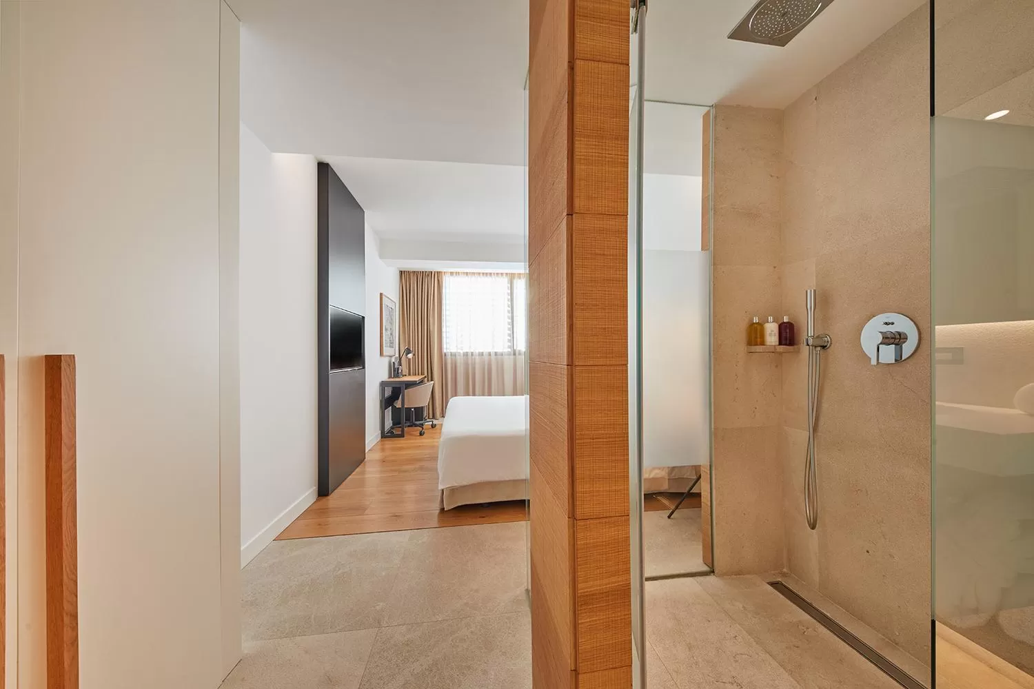 Shower in Nakar Hotel