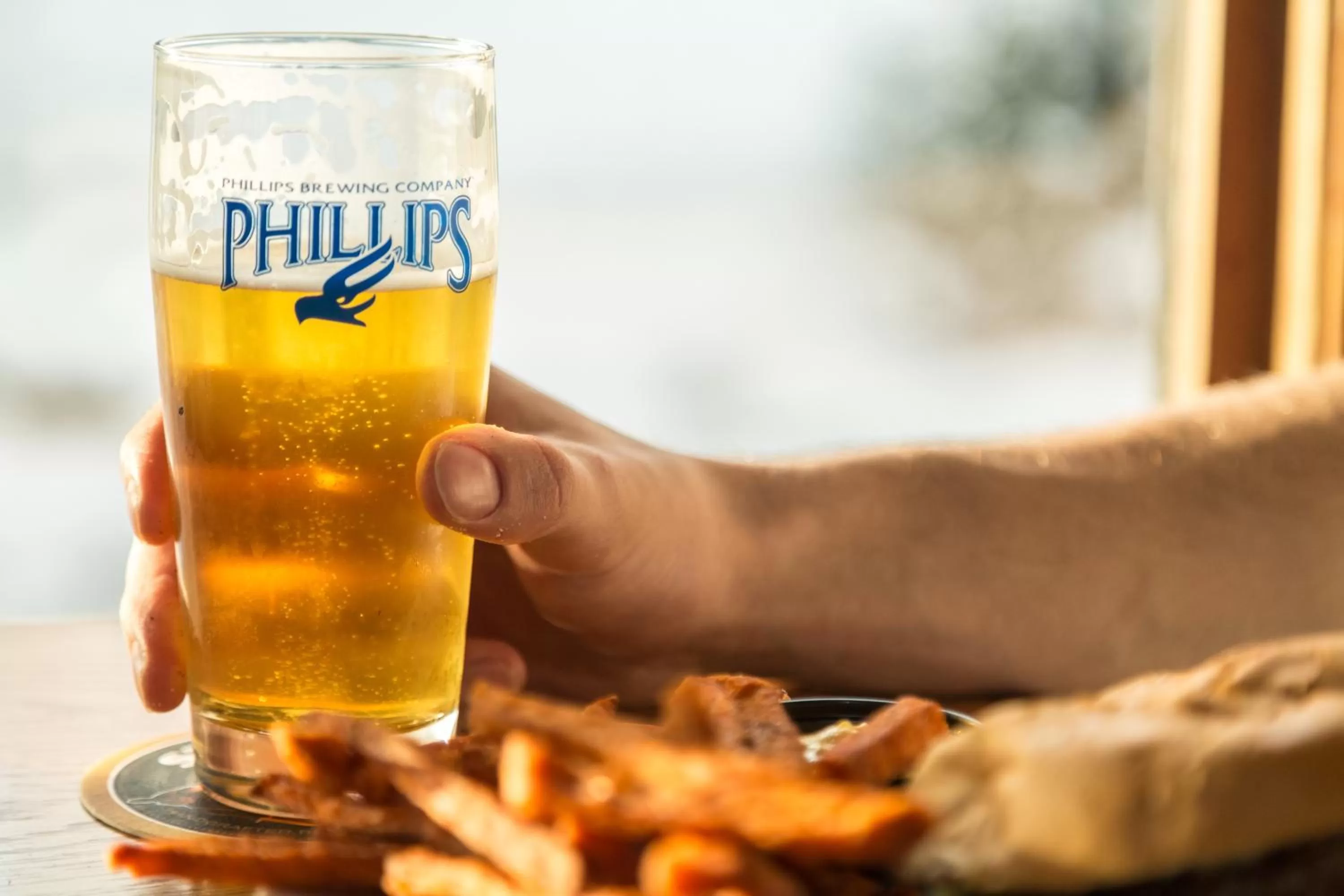 Restaurant/places to eat in The Flying Steamshovel Inn