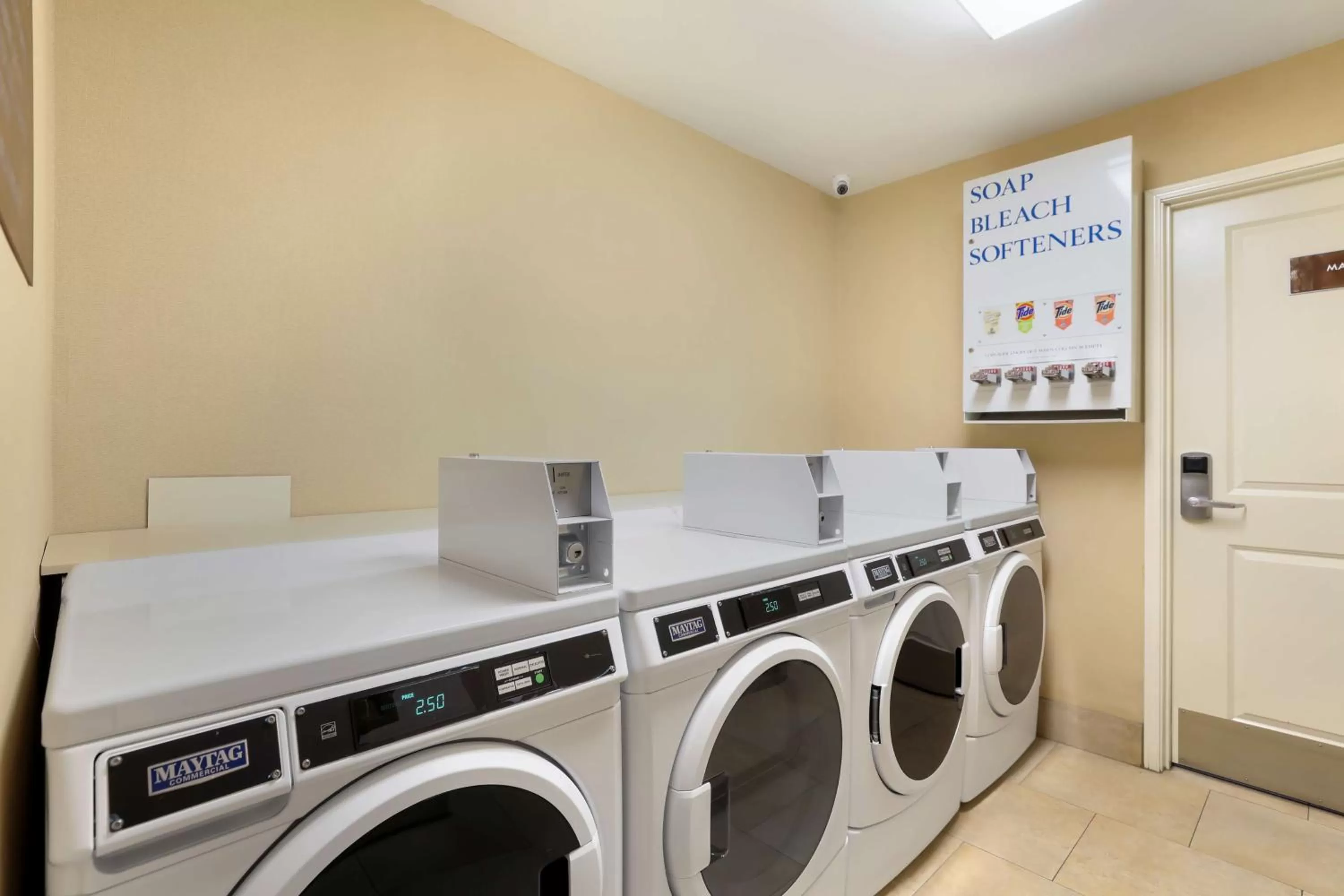 Property building in Best Western Plus Castle Rock