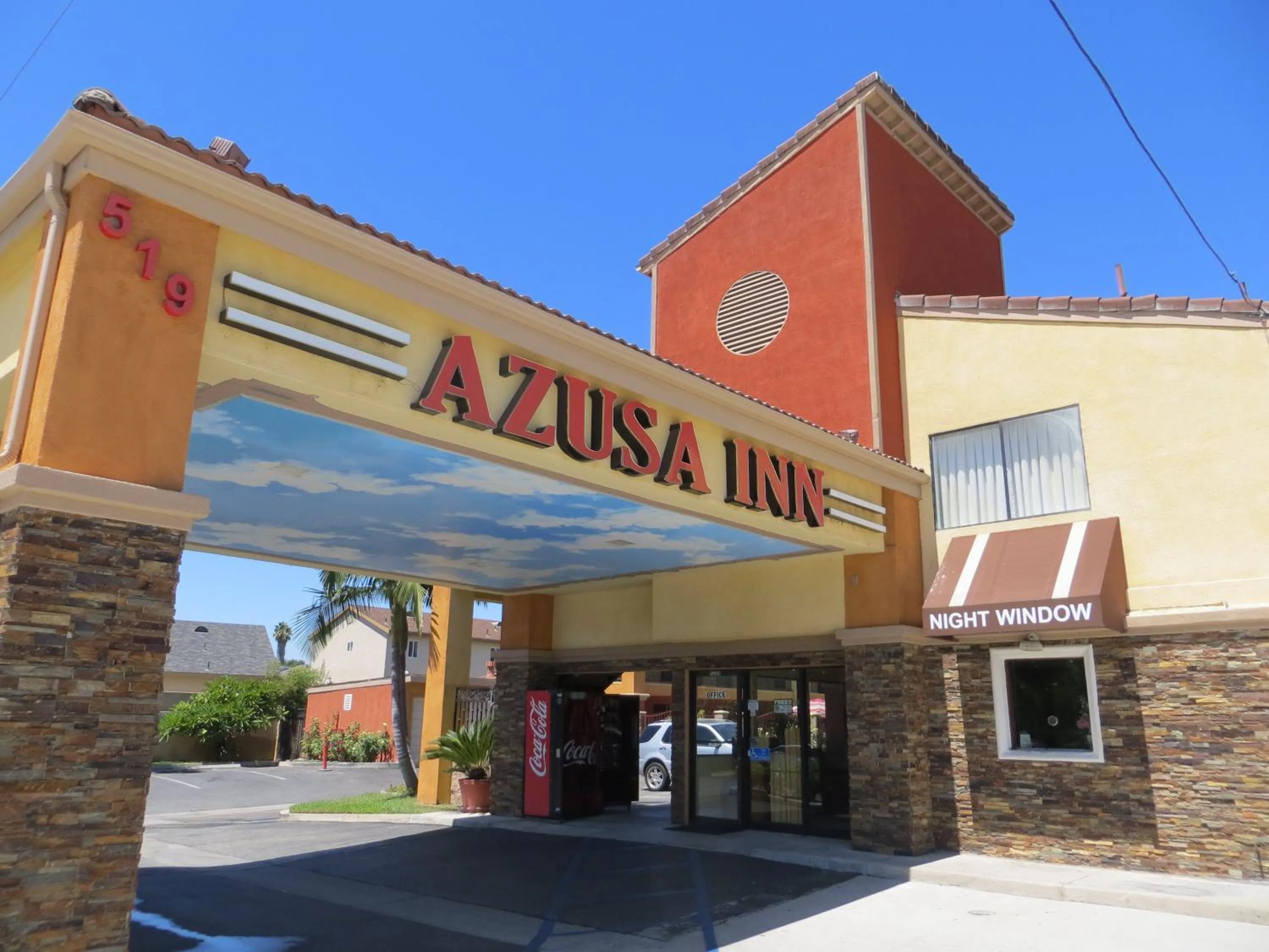 Facade/entrance in Azusa Inn