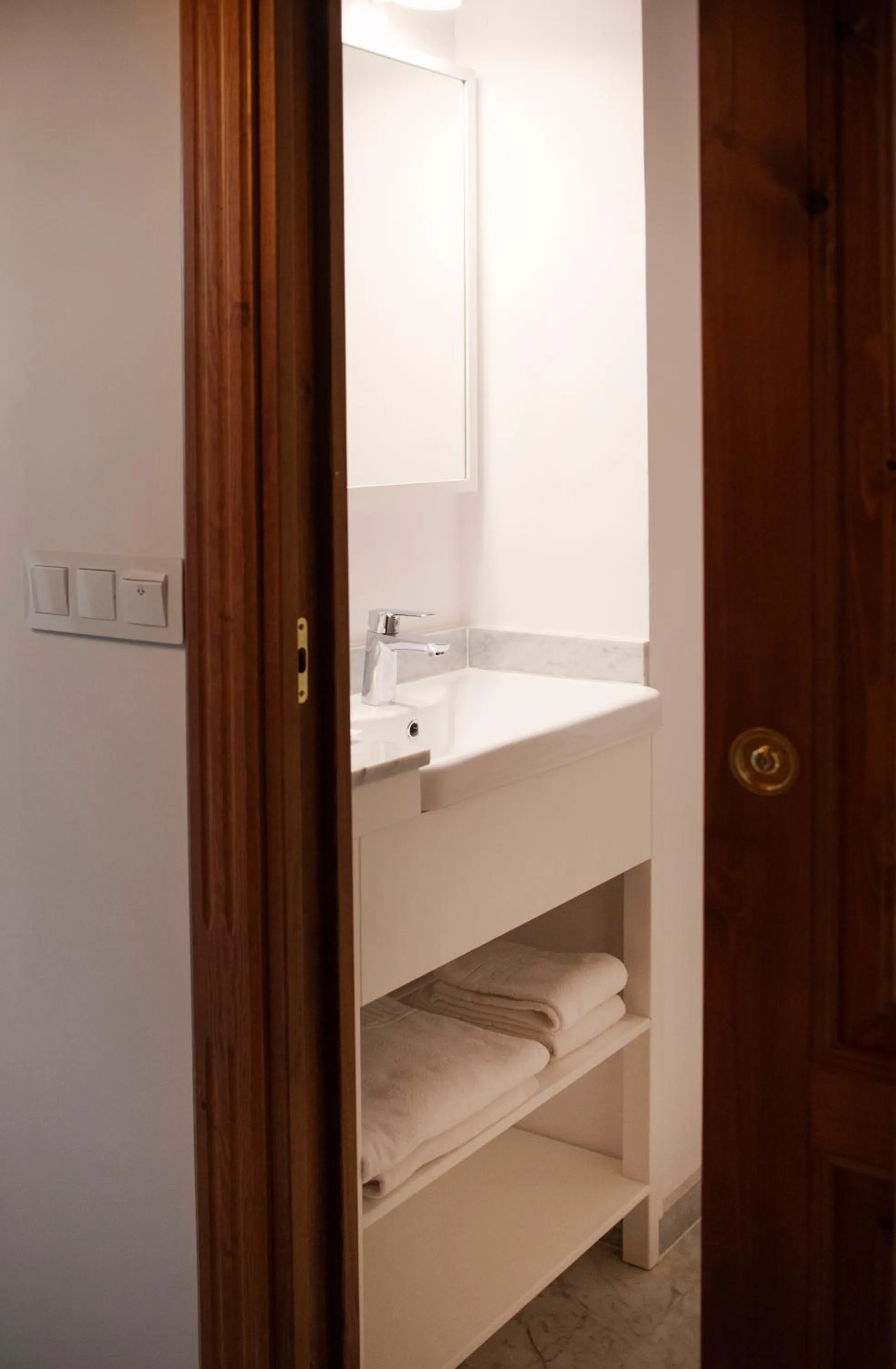 Toilet in Ad Hoc Carmen