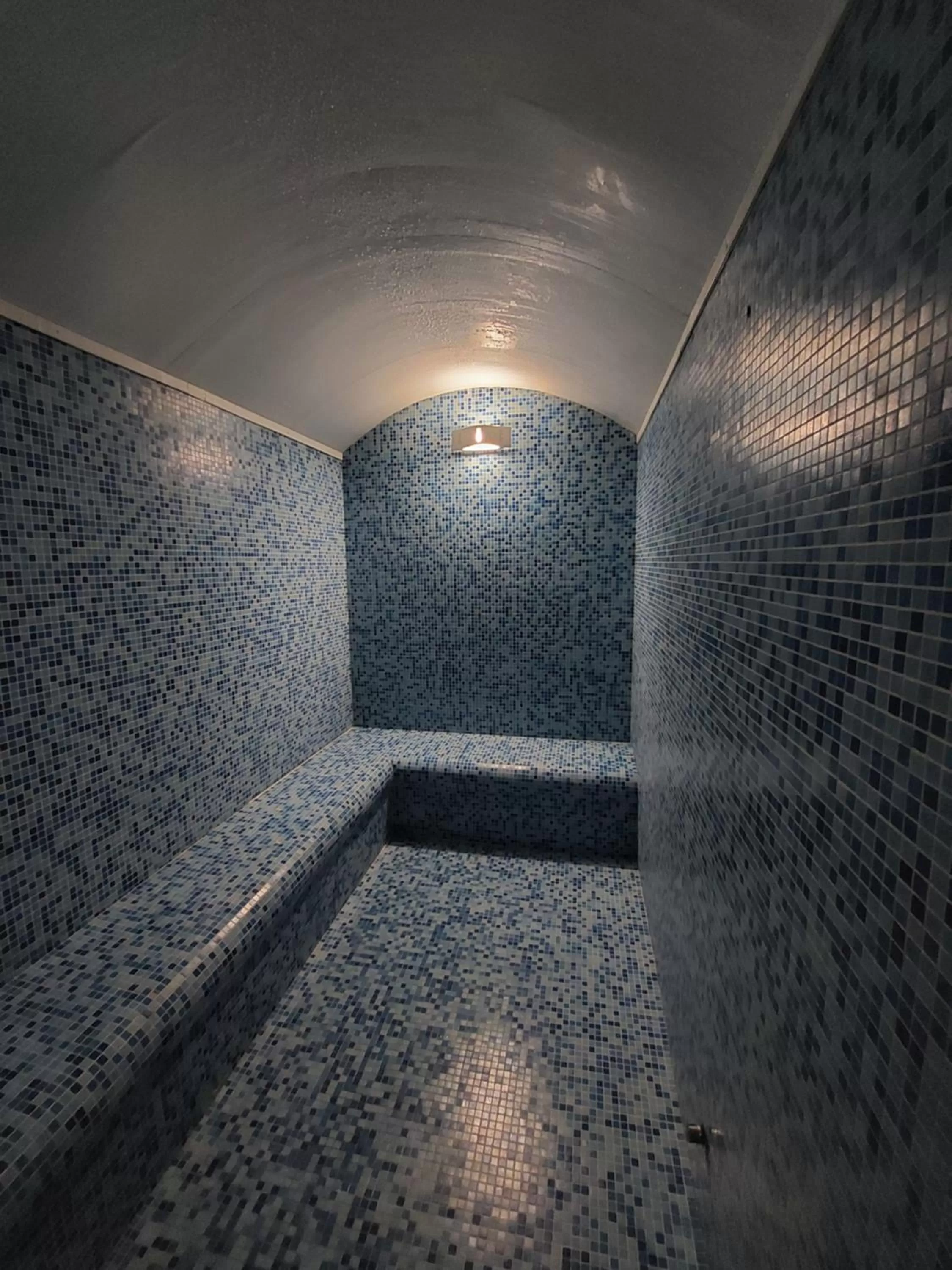 Hot Tub in Hotel Monte Lírio