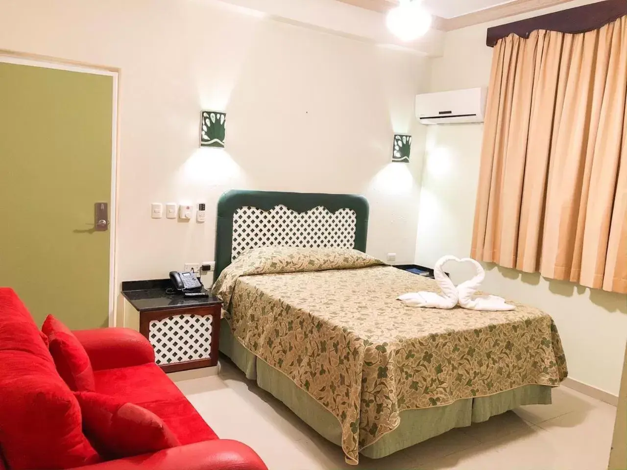 Queen Room in Hotel Sinai Queen Room in Hotel Sinai