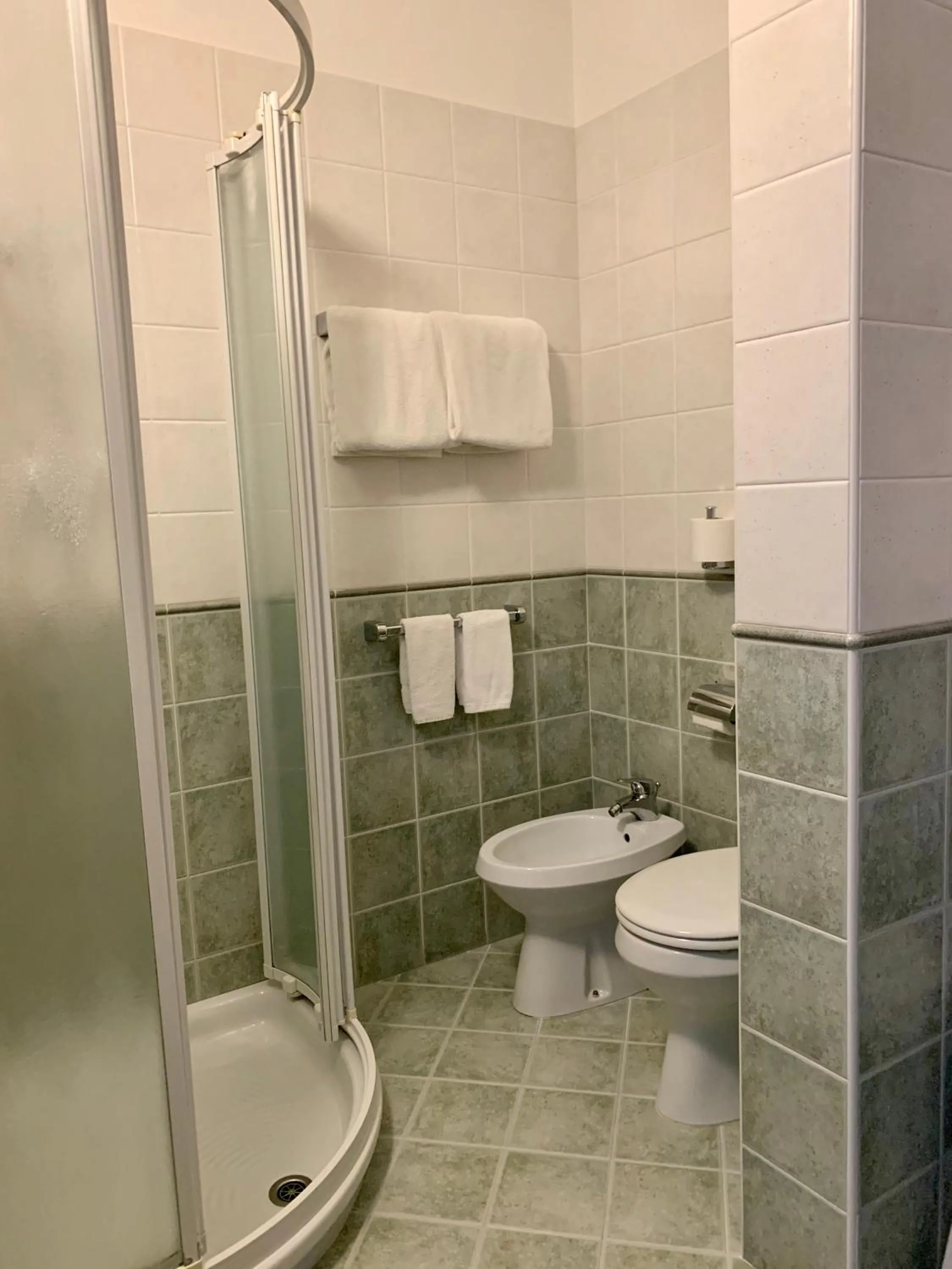 Bathroom in Hotel Serena