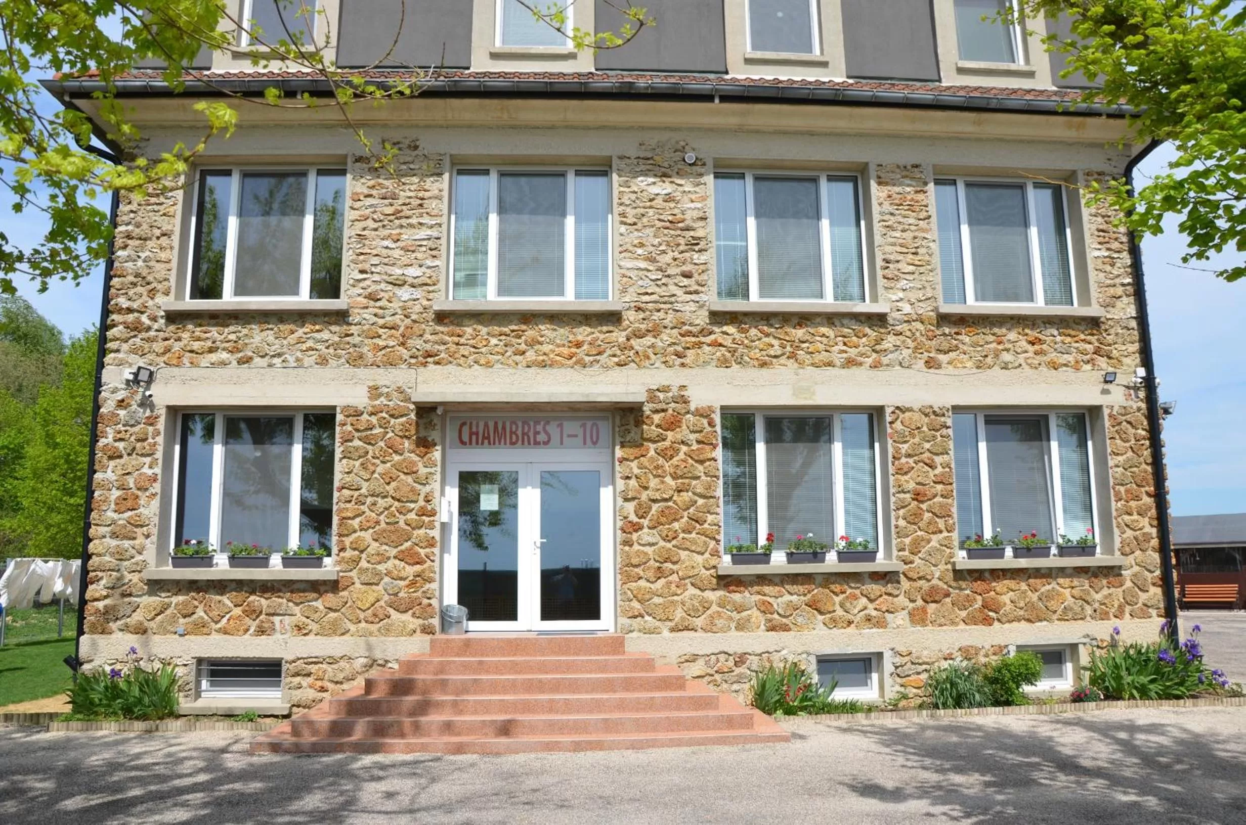 Facade/entrance in Country House Reem