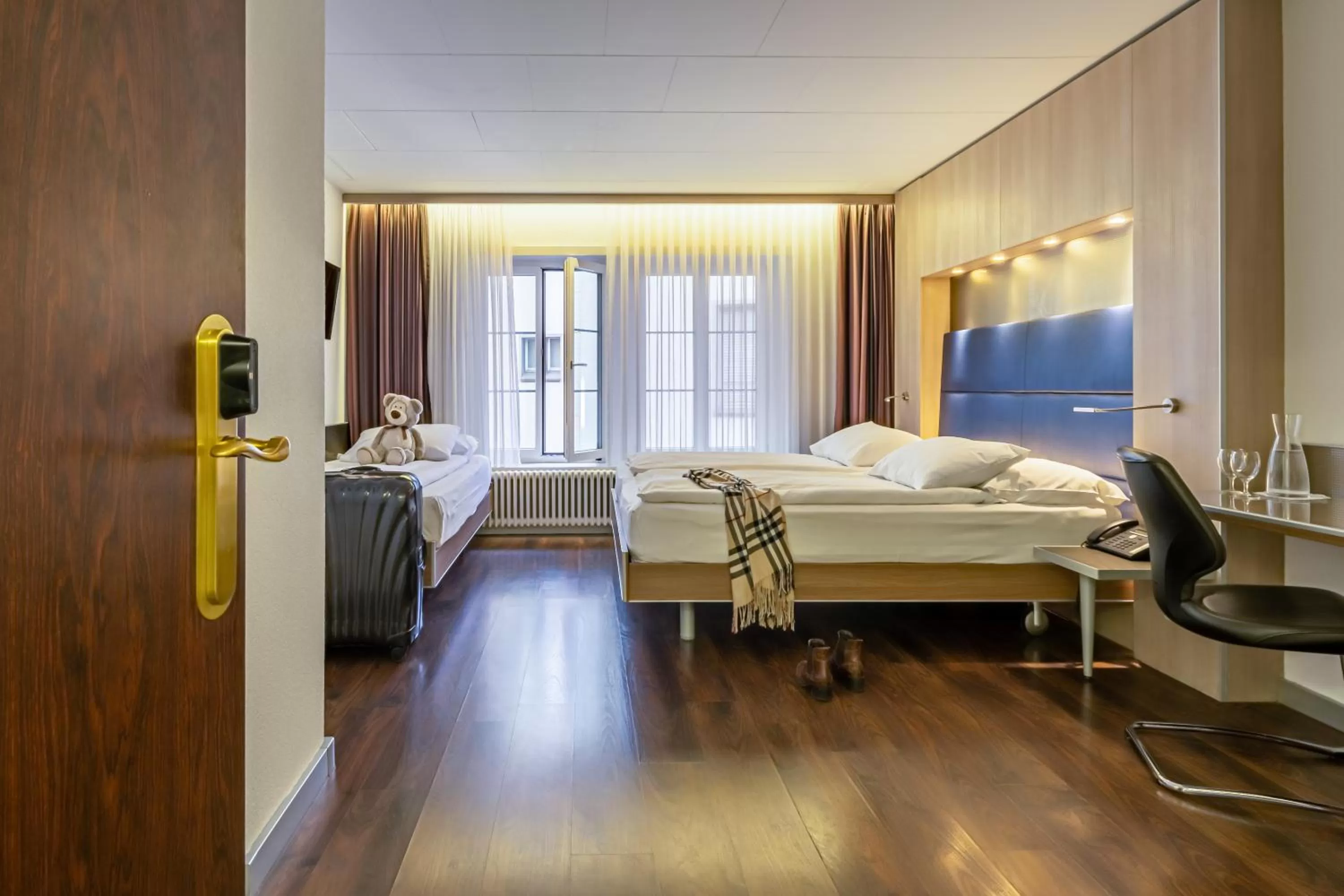 Staff, Bed in Hotel Alexander Zurich Old Town