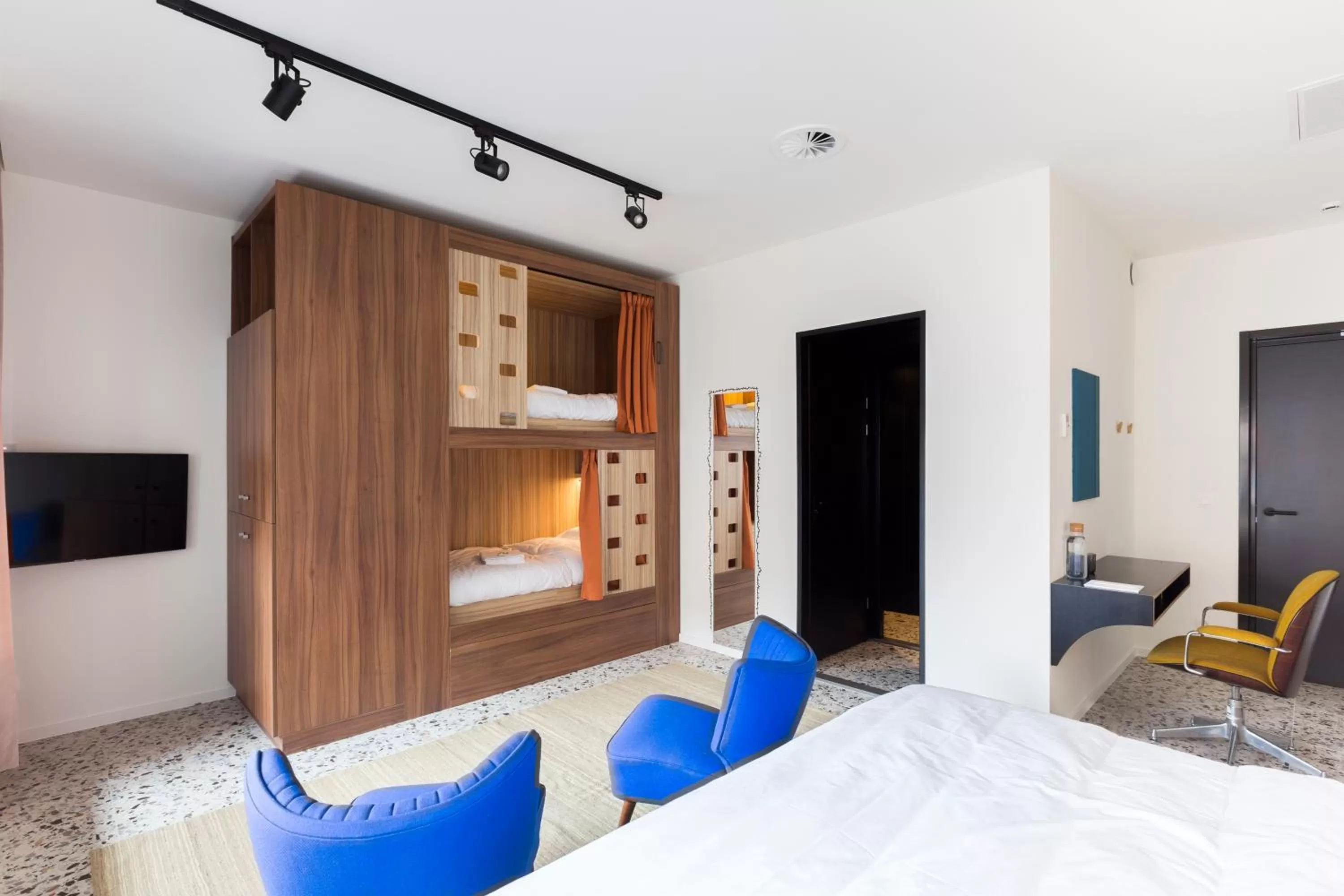 TV and multimedia, Bed in YUST Antwerp