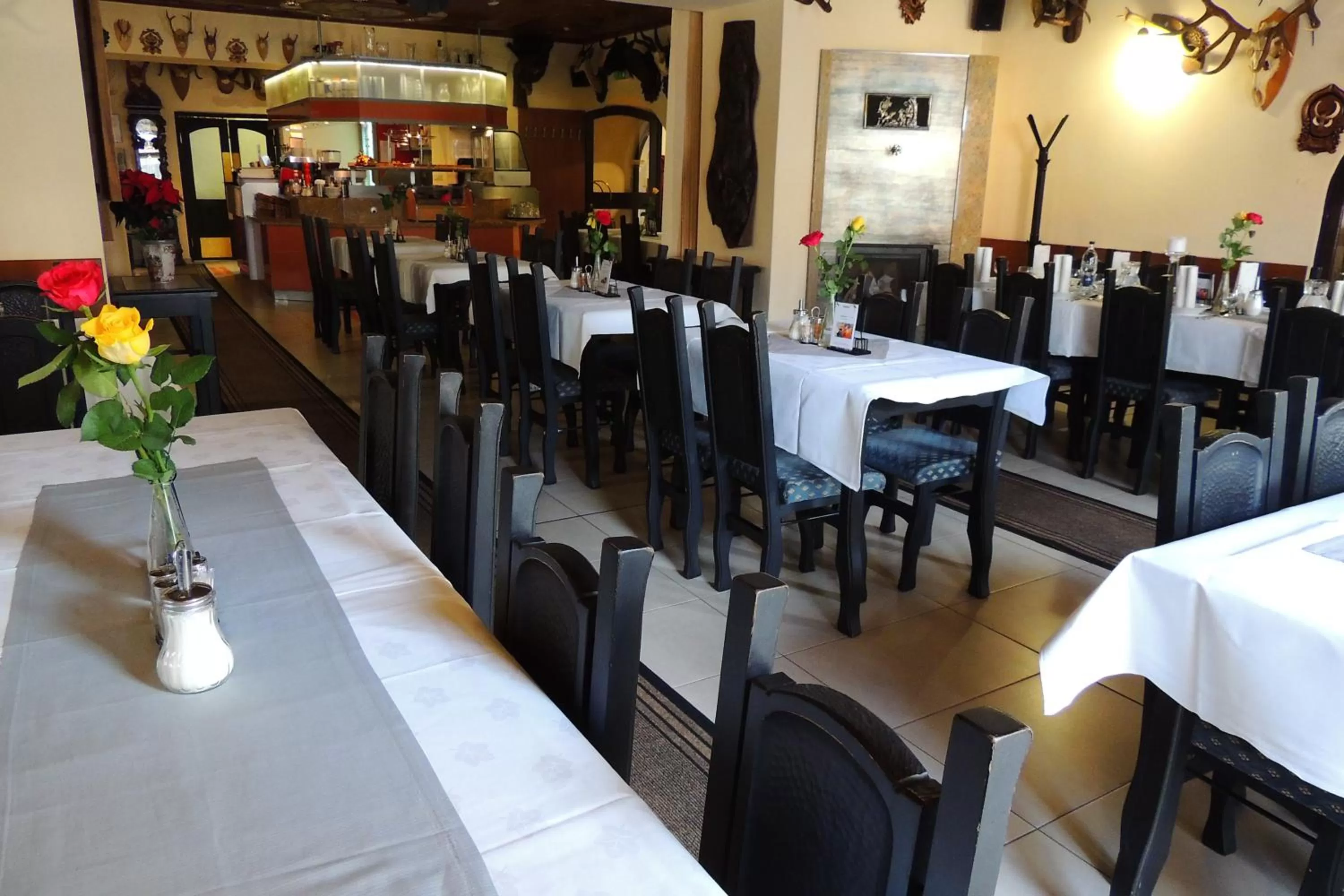 Restaurant/places to eat in Hotel Club