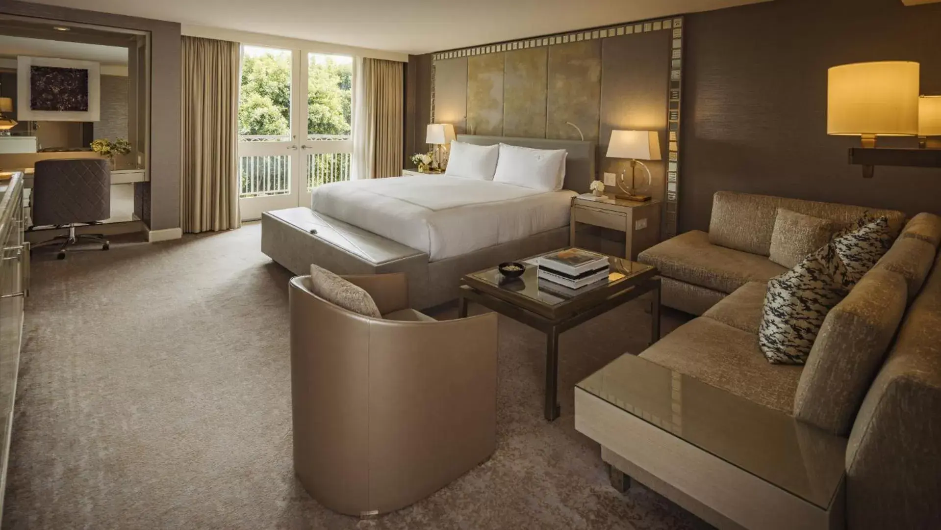 Premier King Studio Suite in L'Ermitage Beverly Hills Premier King Studio Suite in L'Ermitage Beverly Hills