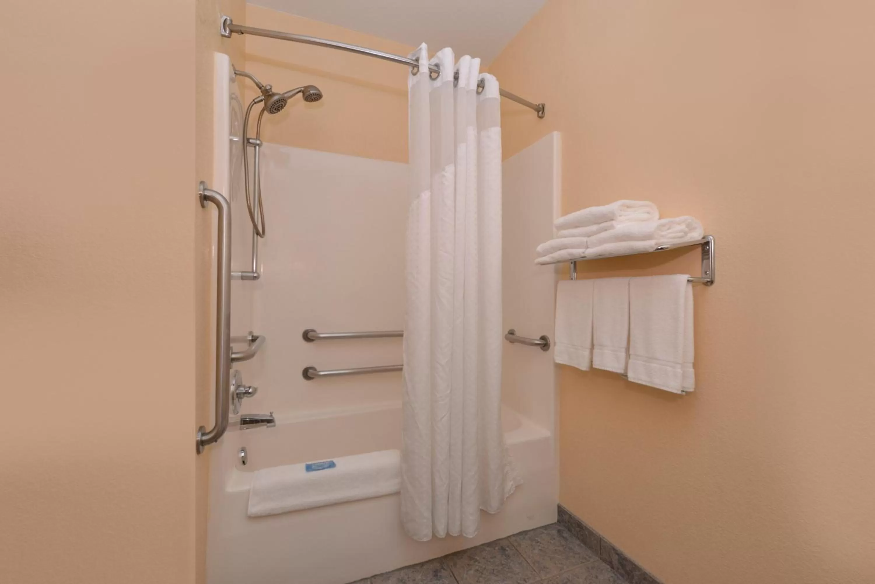 Queen Room - Disability Access in Holiday Inn Express Morgantown, an IHG Hotel
