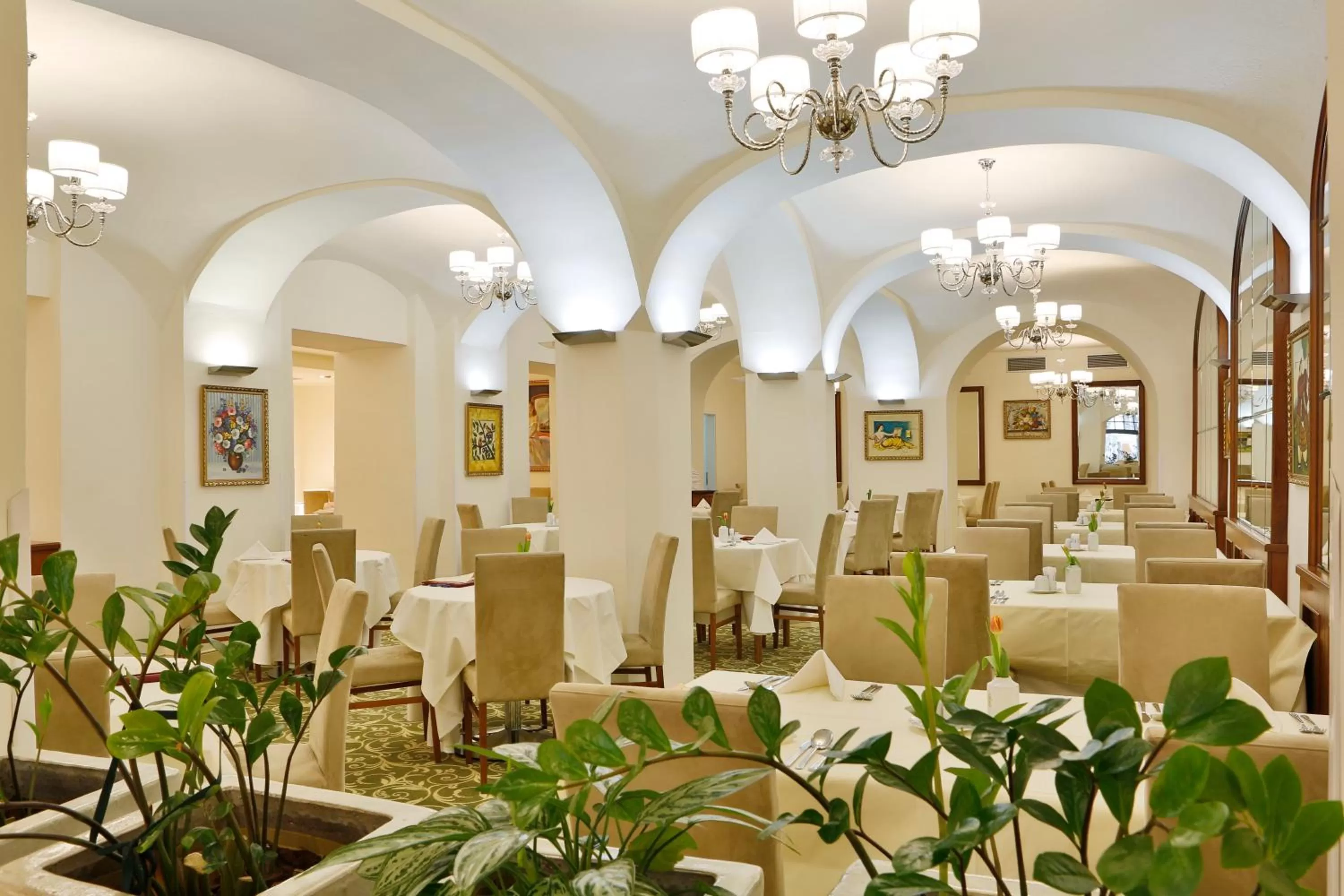 Restaurant/places to eat in Hotel Kolonada
