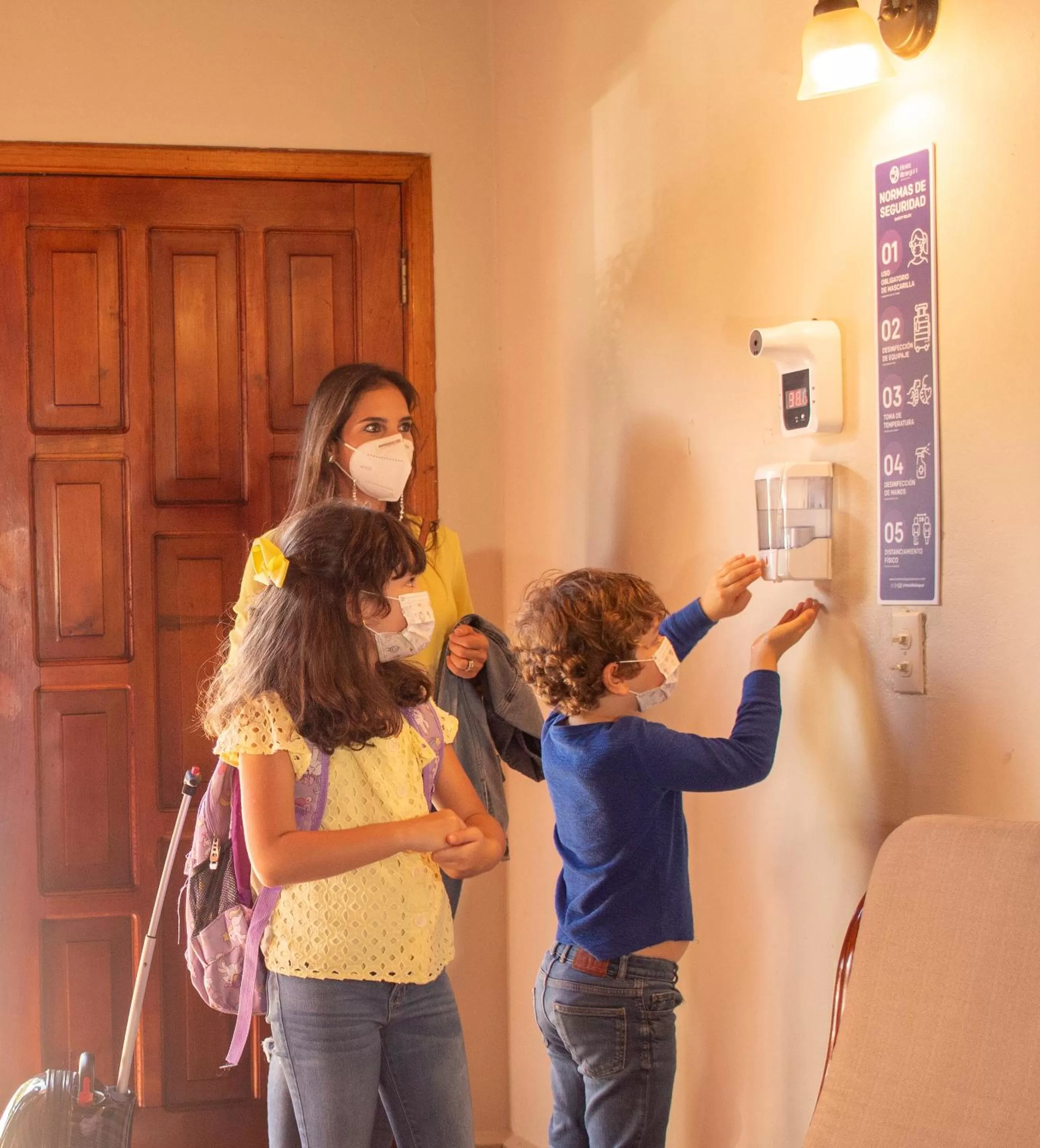 children in Hotel Rebequet
