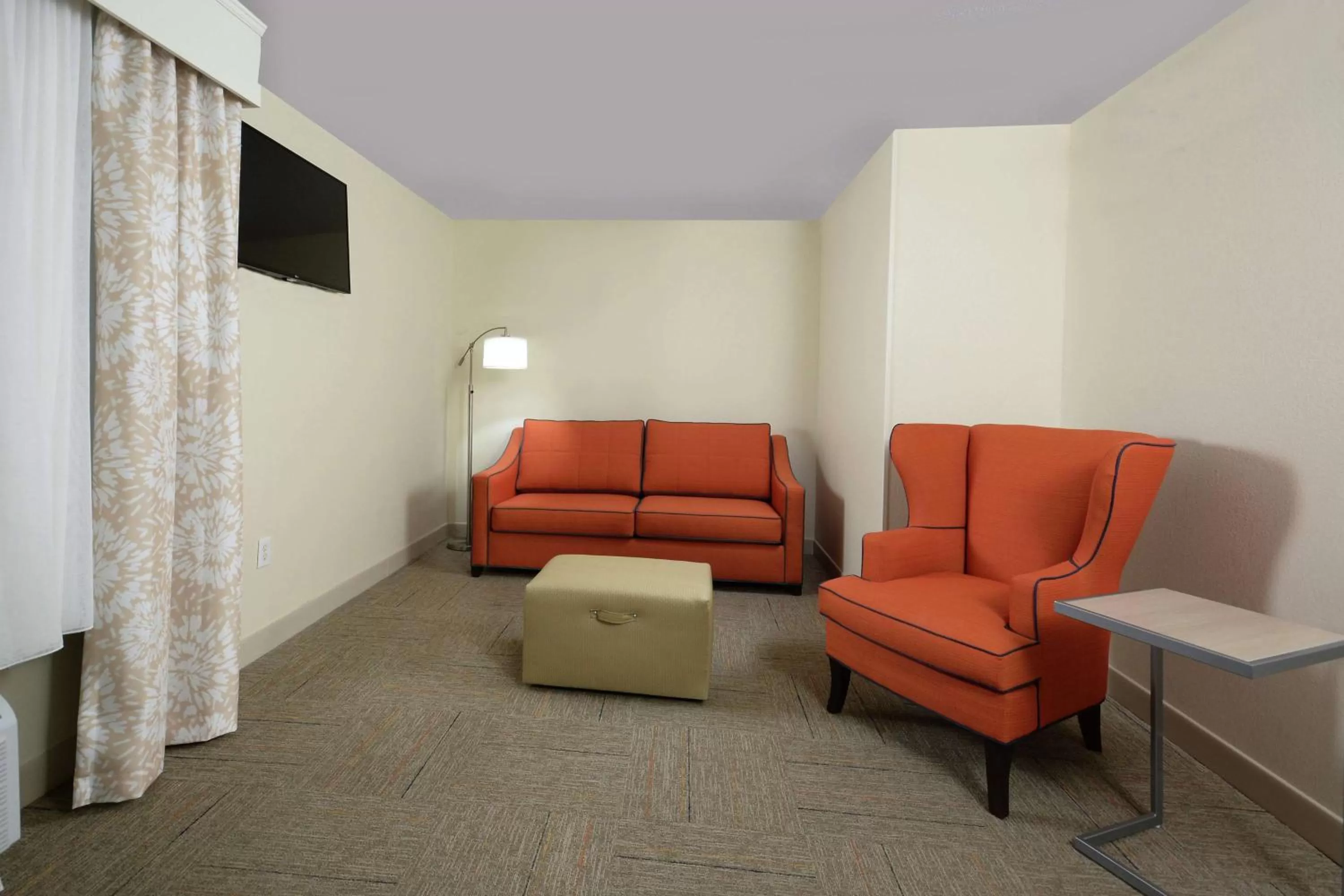 Living room in Hampton Inn High Point