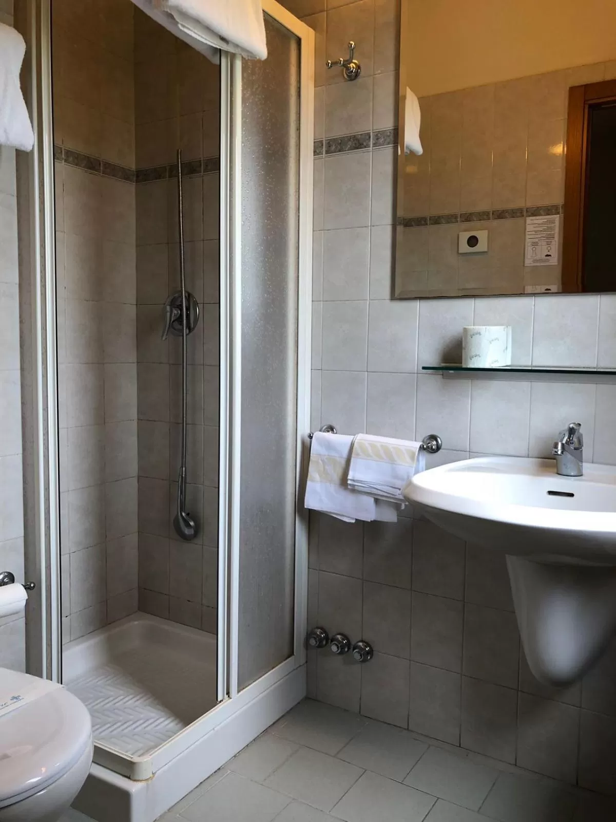 Shower in Hotel Ai Tufi