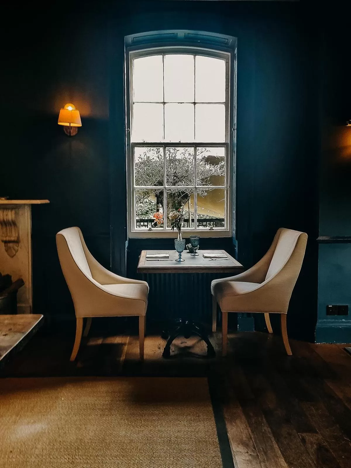 Restaurant/places to eat in Verzon House