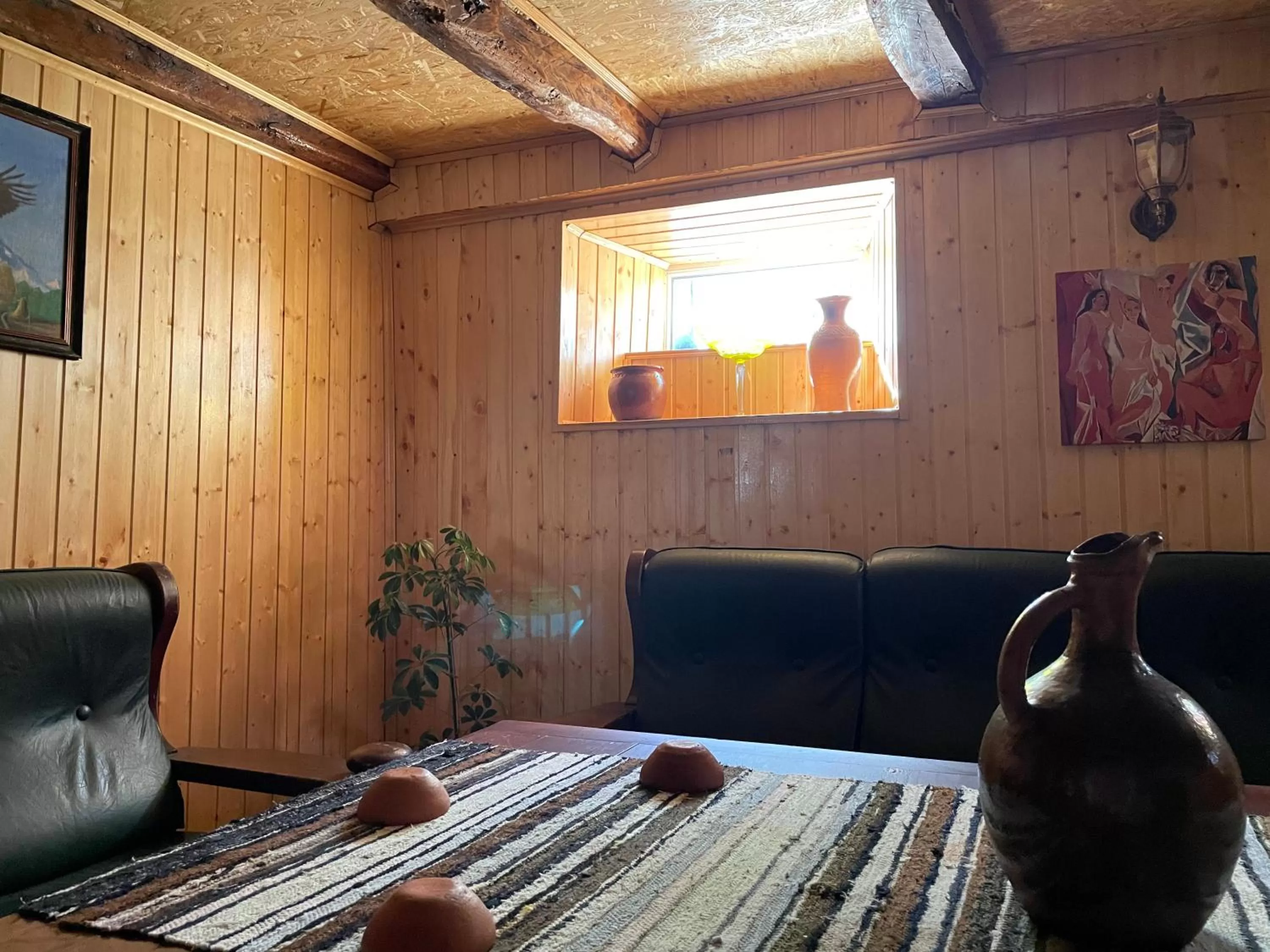 Living room in 1870 Hotel