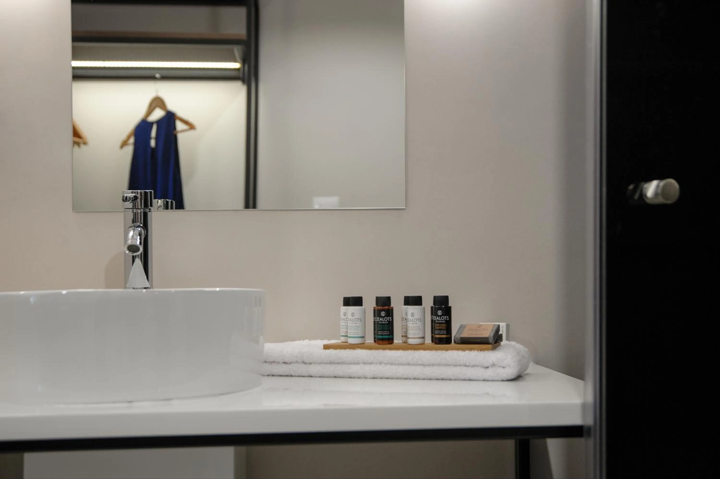 Bathroom in B4B Athens 365