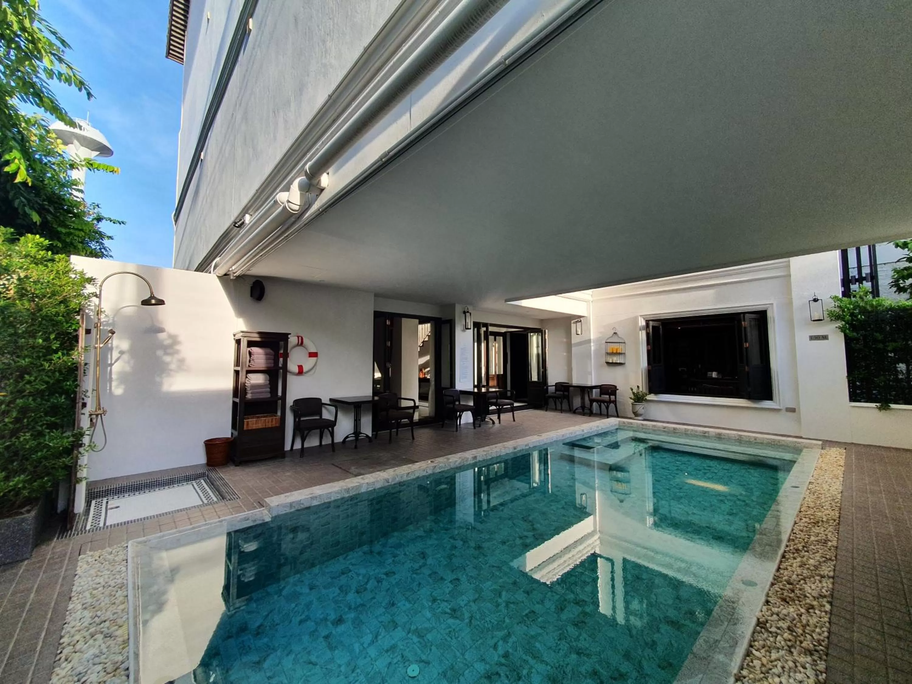 Swimming pool in Cheeva Dee Hotel