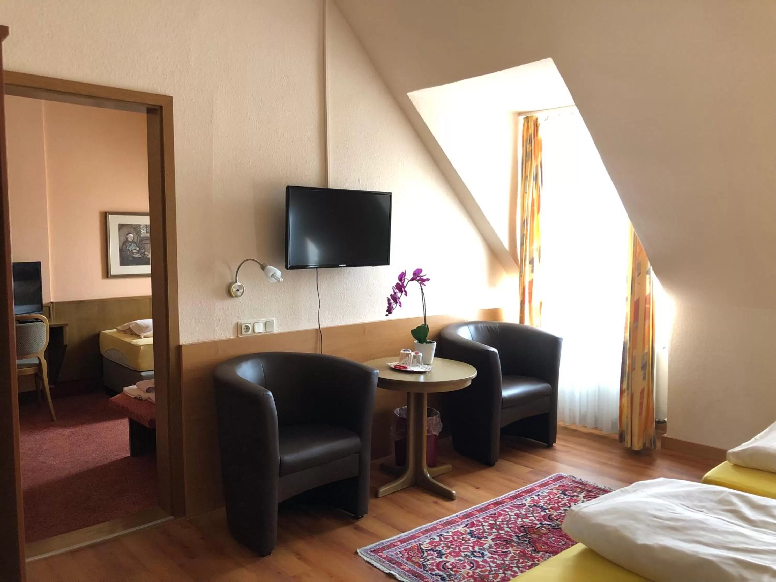 TV and multimedia, TV/Entertainment Center in Zum Winzermännle