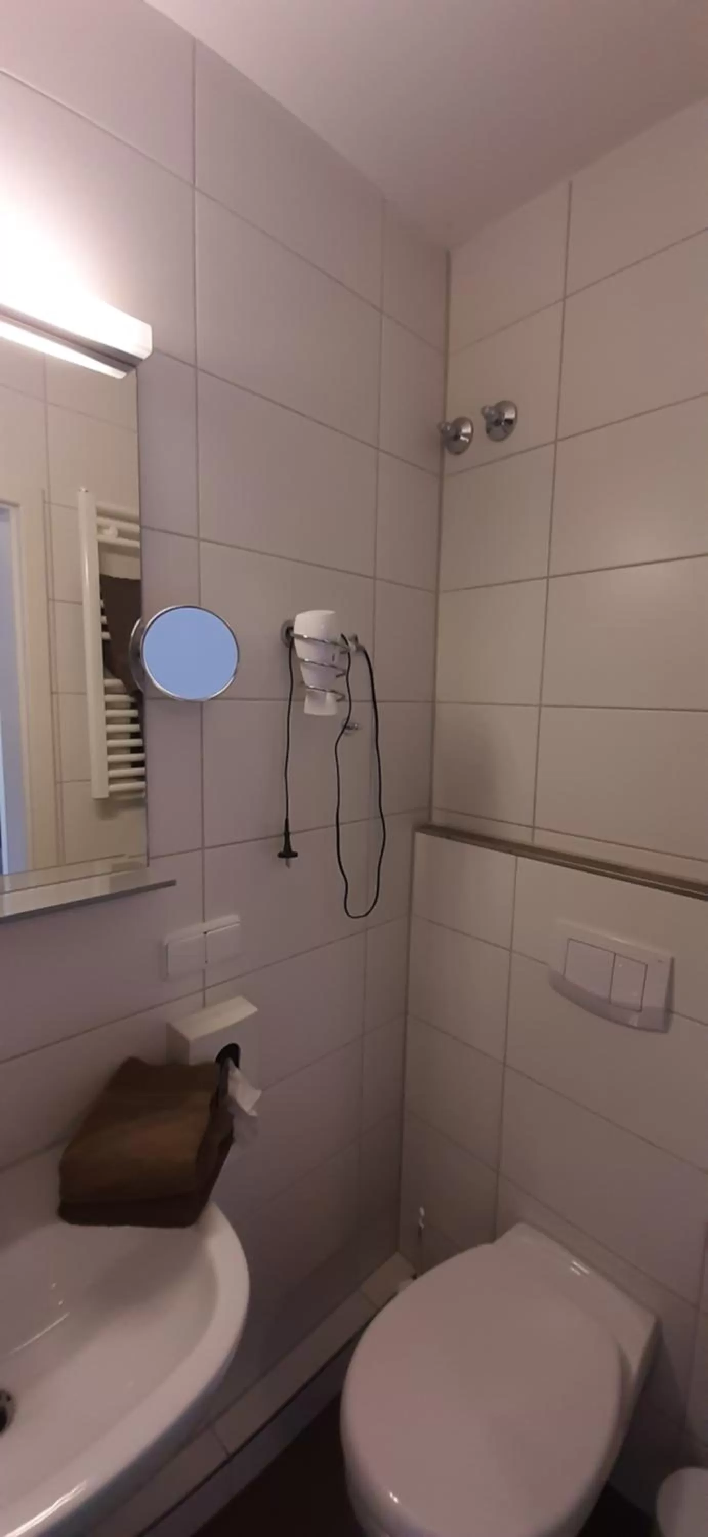 Shower in Landgasthof Zur scharfen Ecke