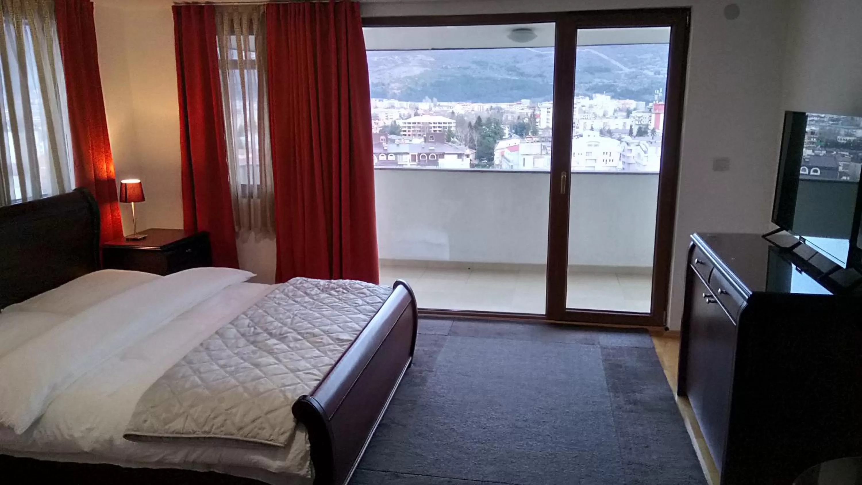 Lake view, Bed in Villa Bella