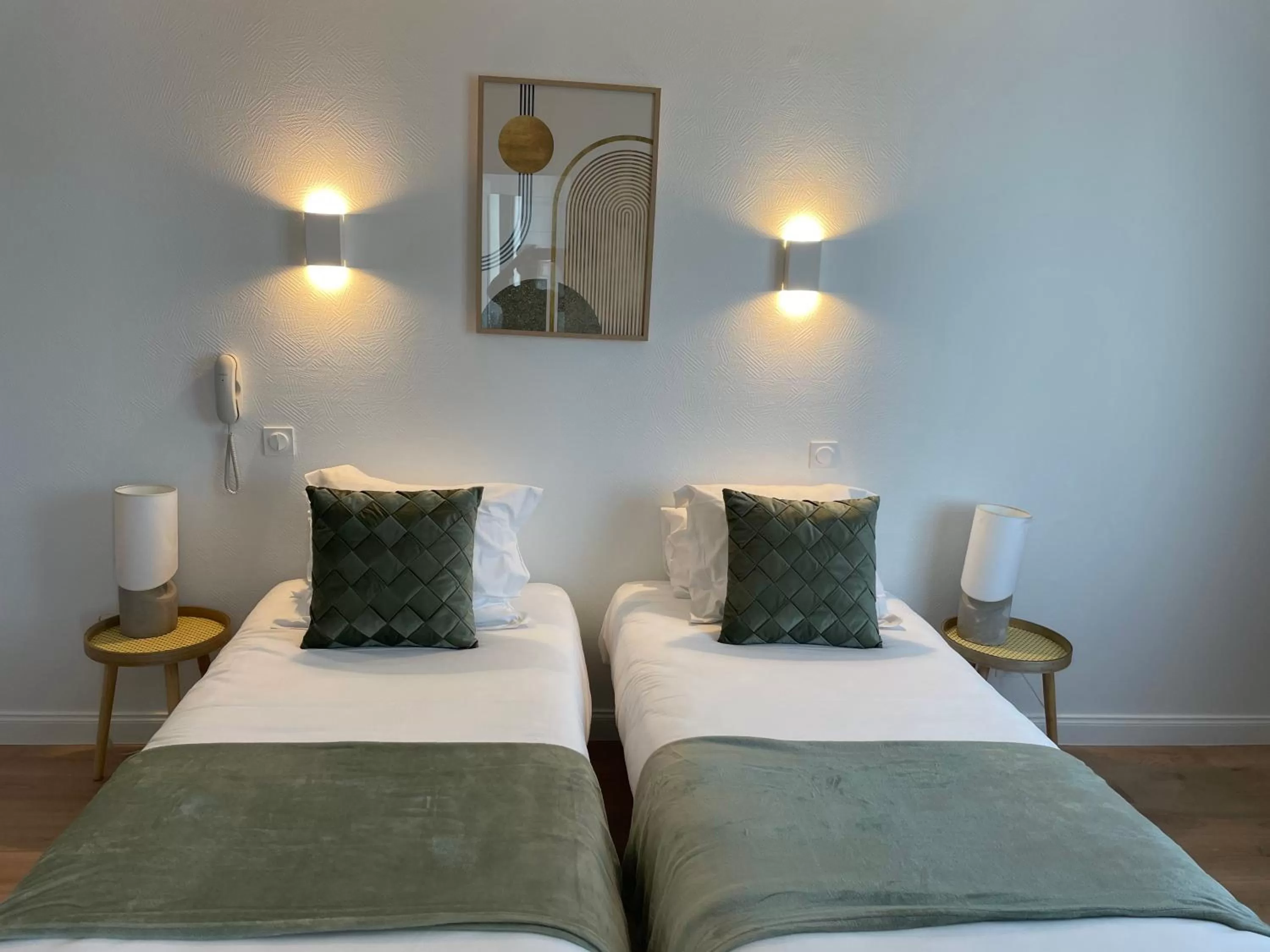 Bed in Hôtel Porte Mars - Reims Gare Centre Arena