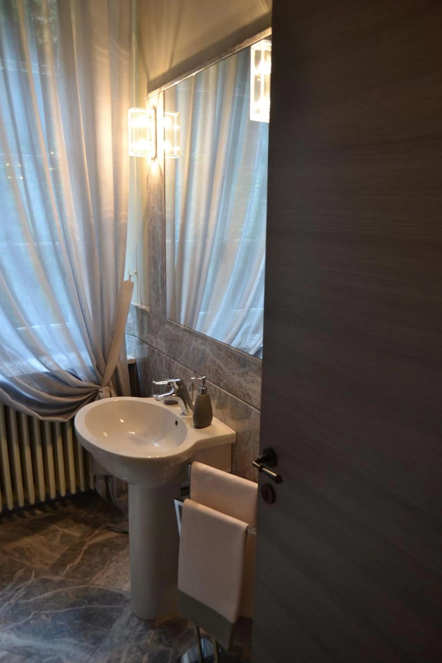Bathroom in B&B Dimora Delle Donnole Bergamo Alta
