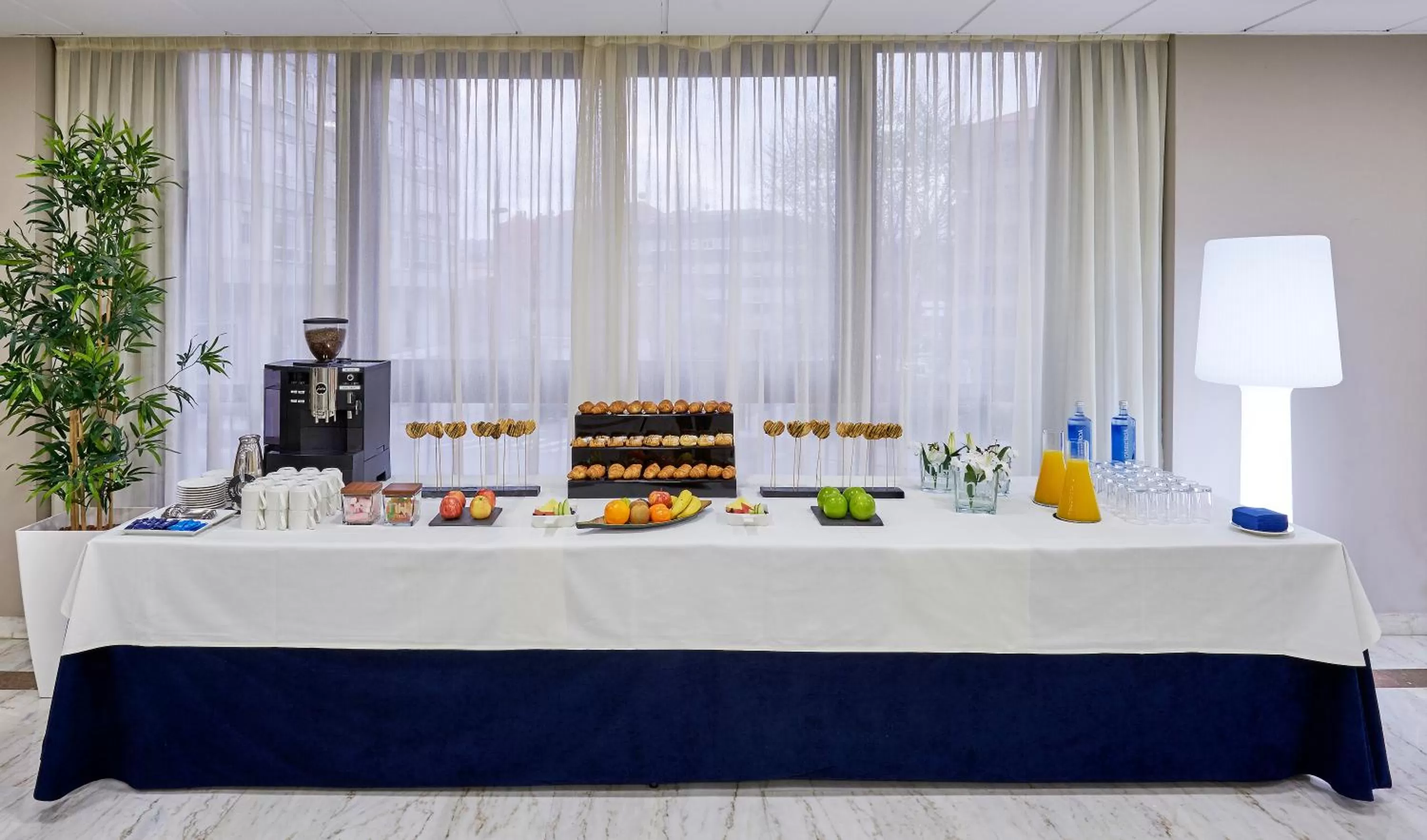 Food and drinks in Hesperia Vigo