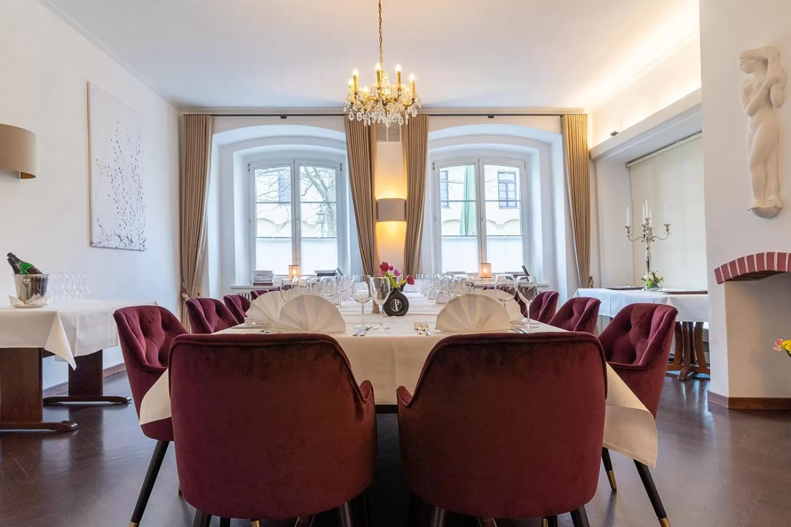 Restaurant/places to eat in Hotel Weisses Ross