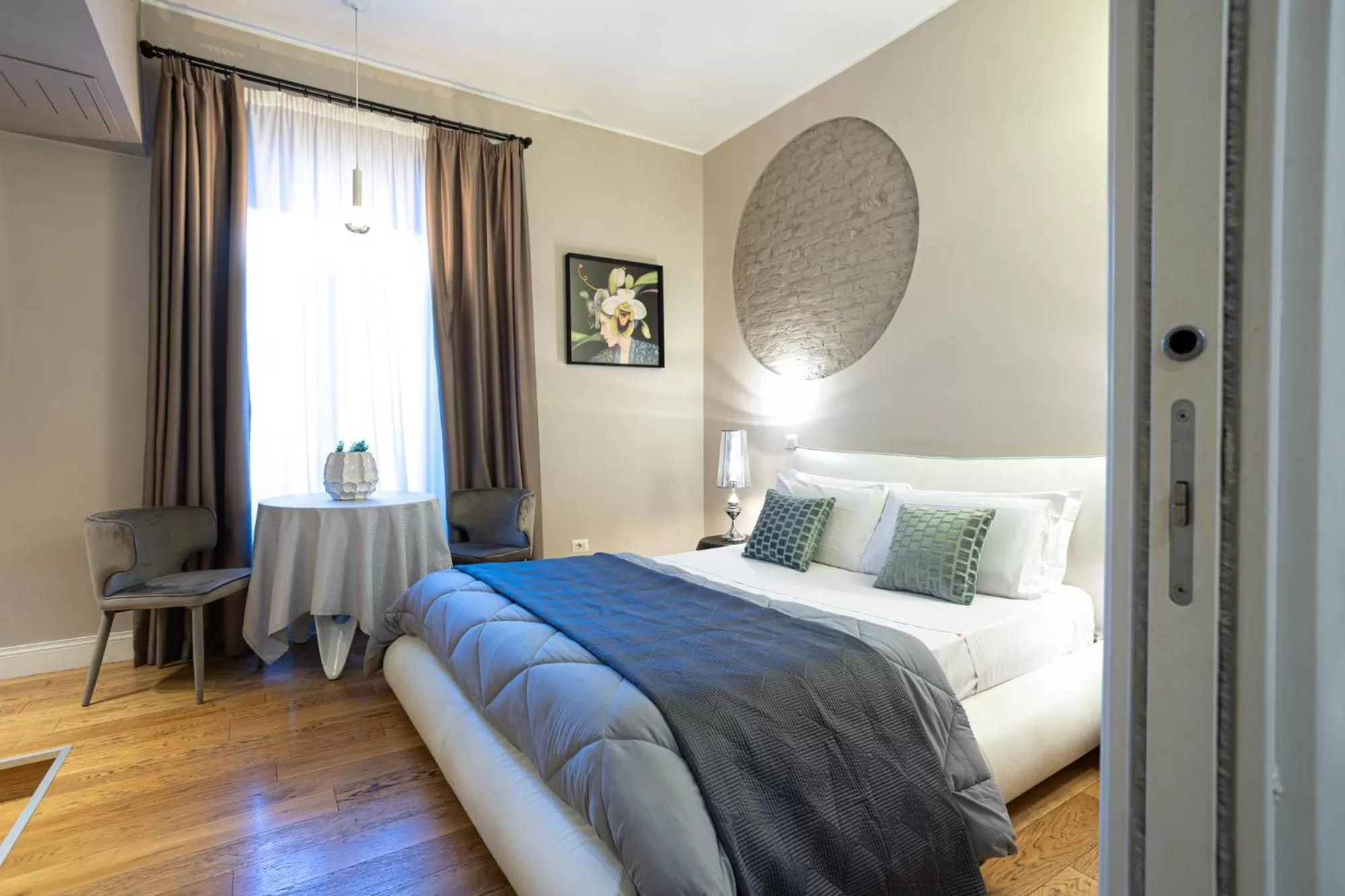 Photo of the whole room, Bed in Cardilli Luxury Rooms