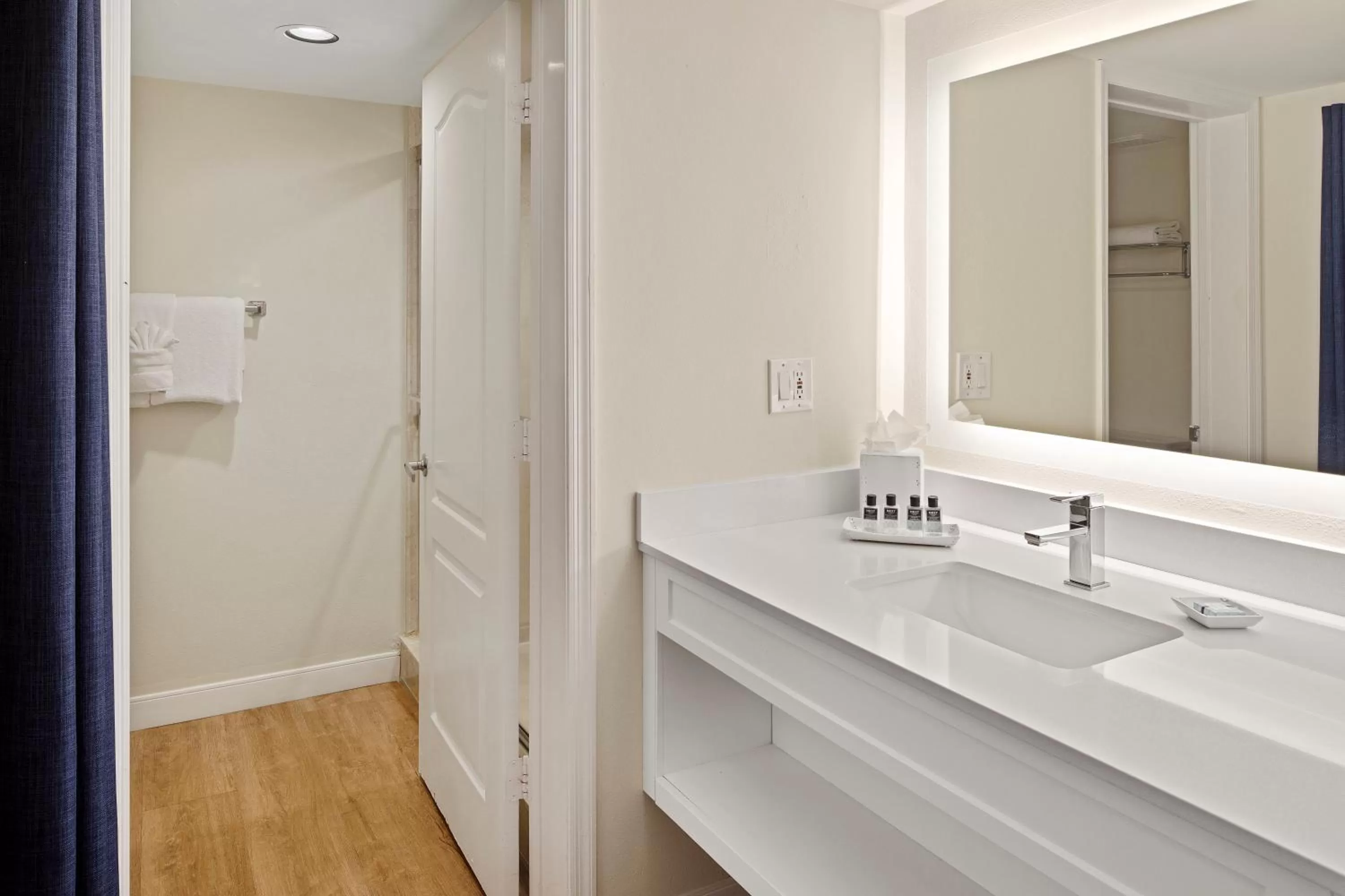 Bathroom in Reefhouse Resort and Marina