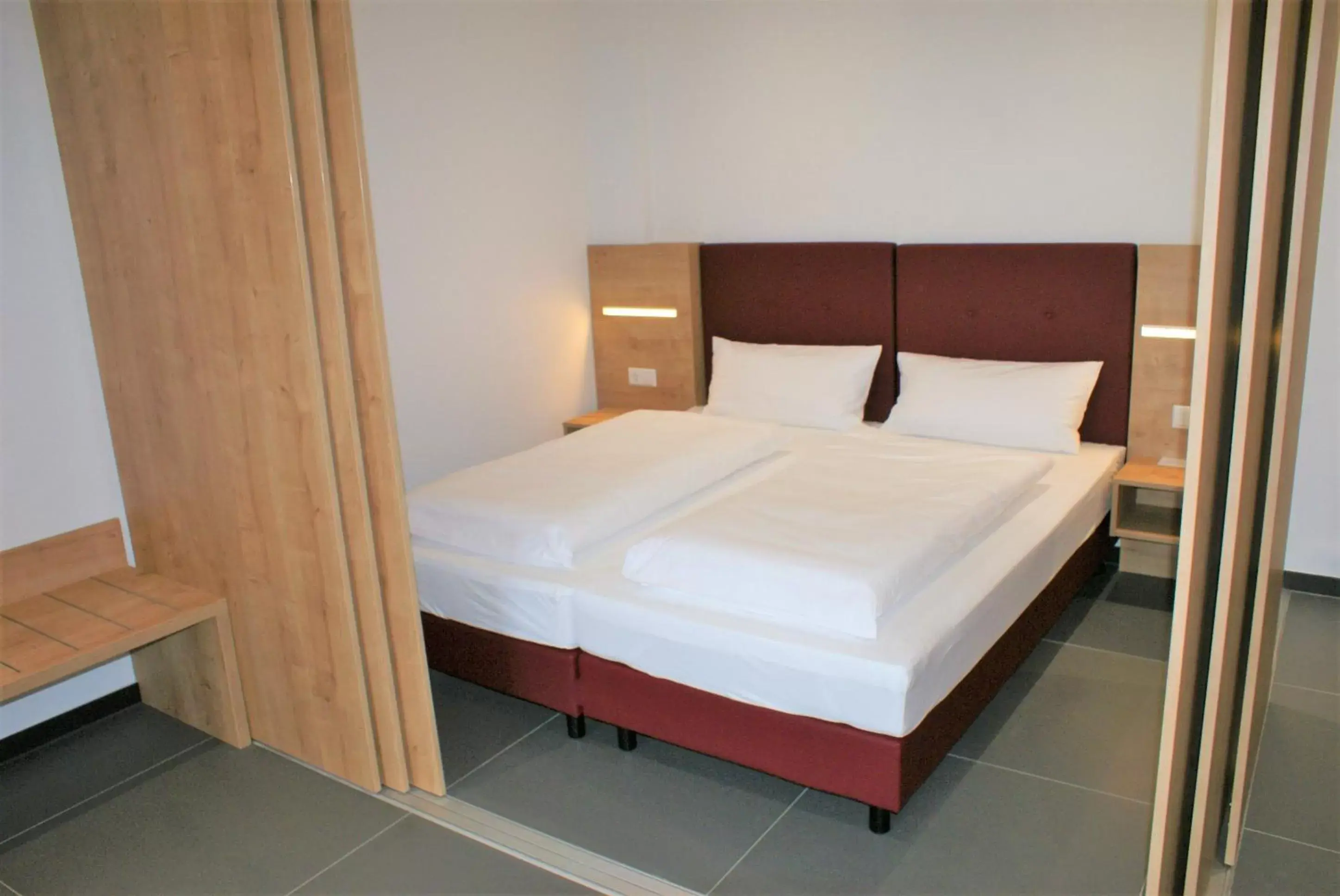 Deluxe Studio - single occupancy in Hotel No151 Deluxe Studio - single occupancy in Hotel No151