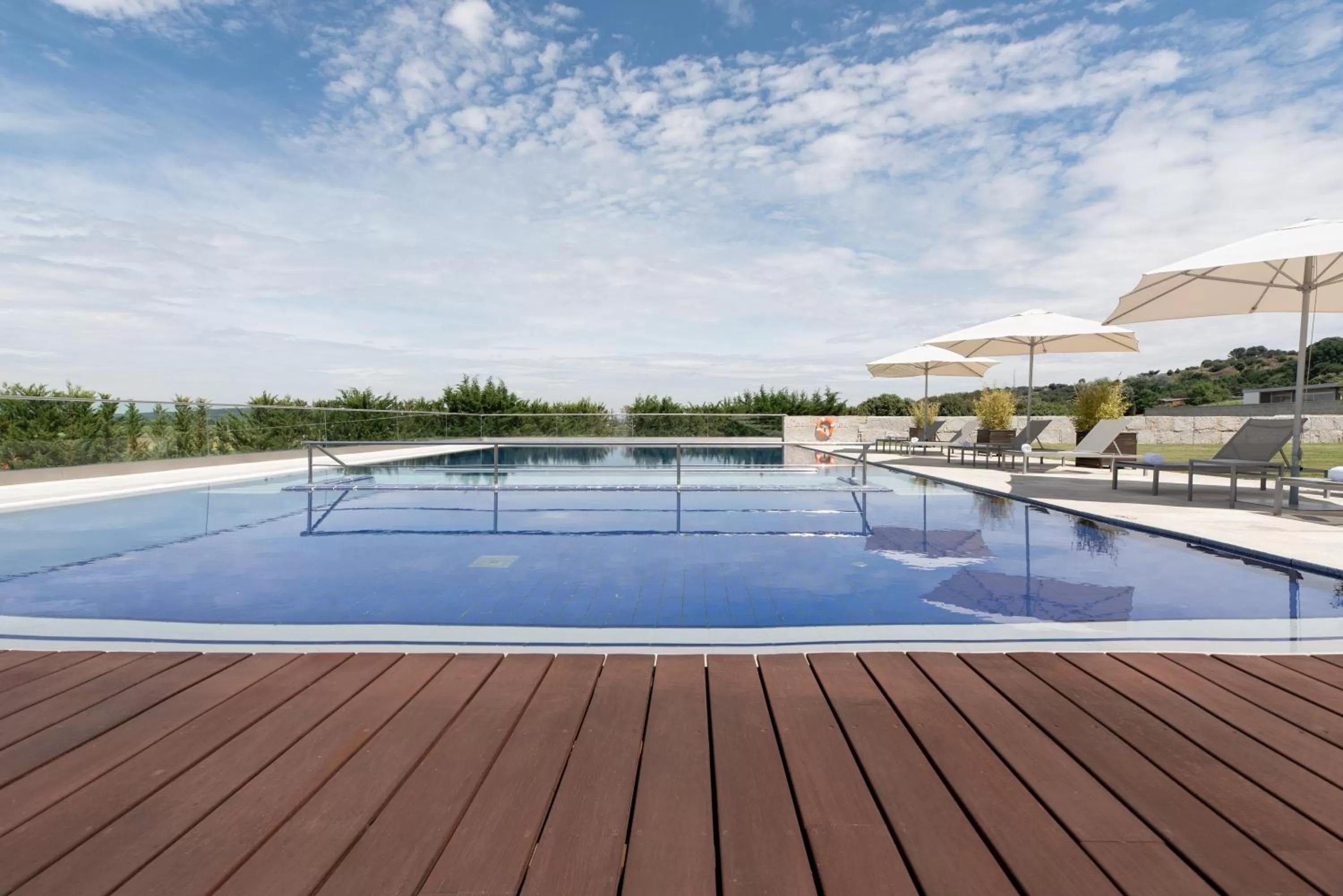 Swimming pool in Valbusenda Hotel Bodega & Spa
