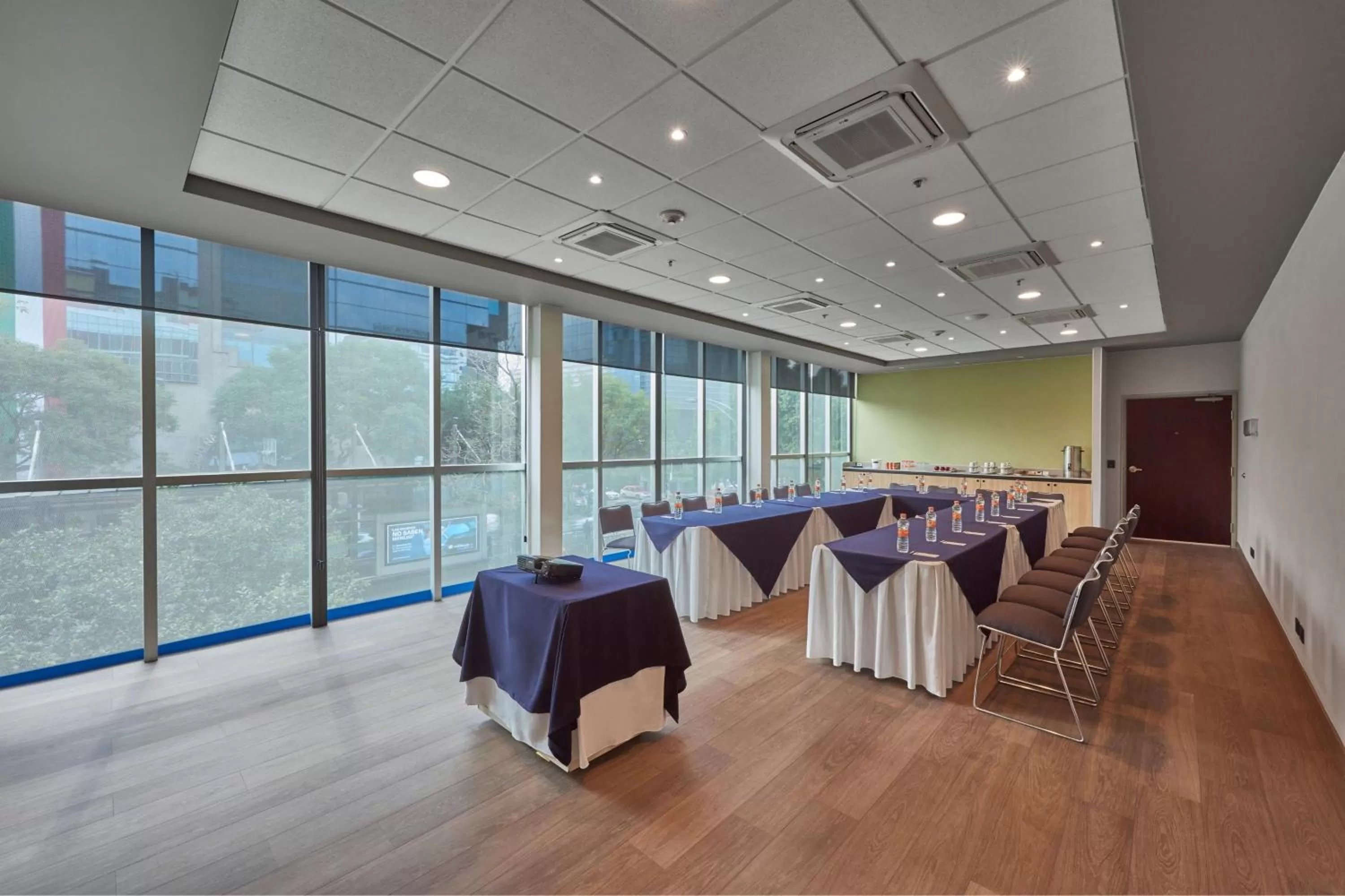 Meeting/conference room in City Express Plus by Marriott Ciudad de México Insurgentes Sur