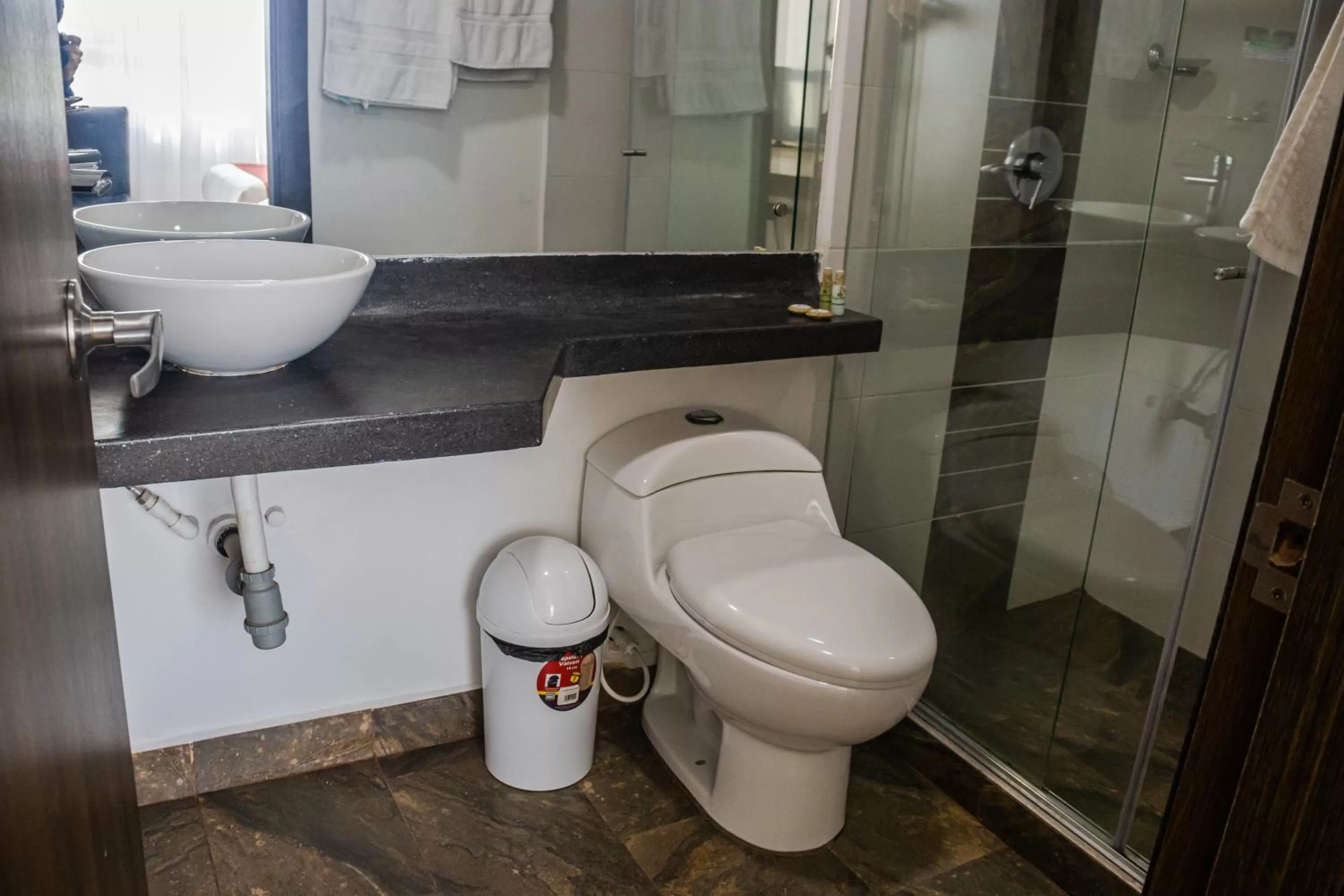 Shower, Bathroom in Nogal Suite Hotel Ipiales