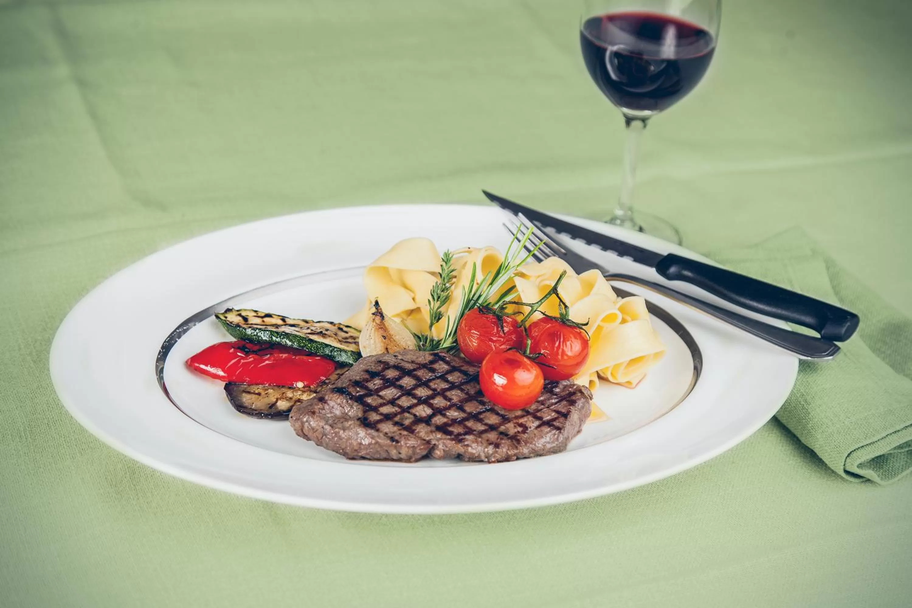 Restaurant/places to eat in Hôtel de Chailly