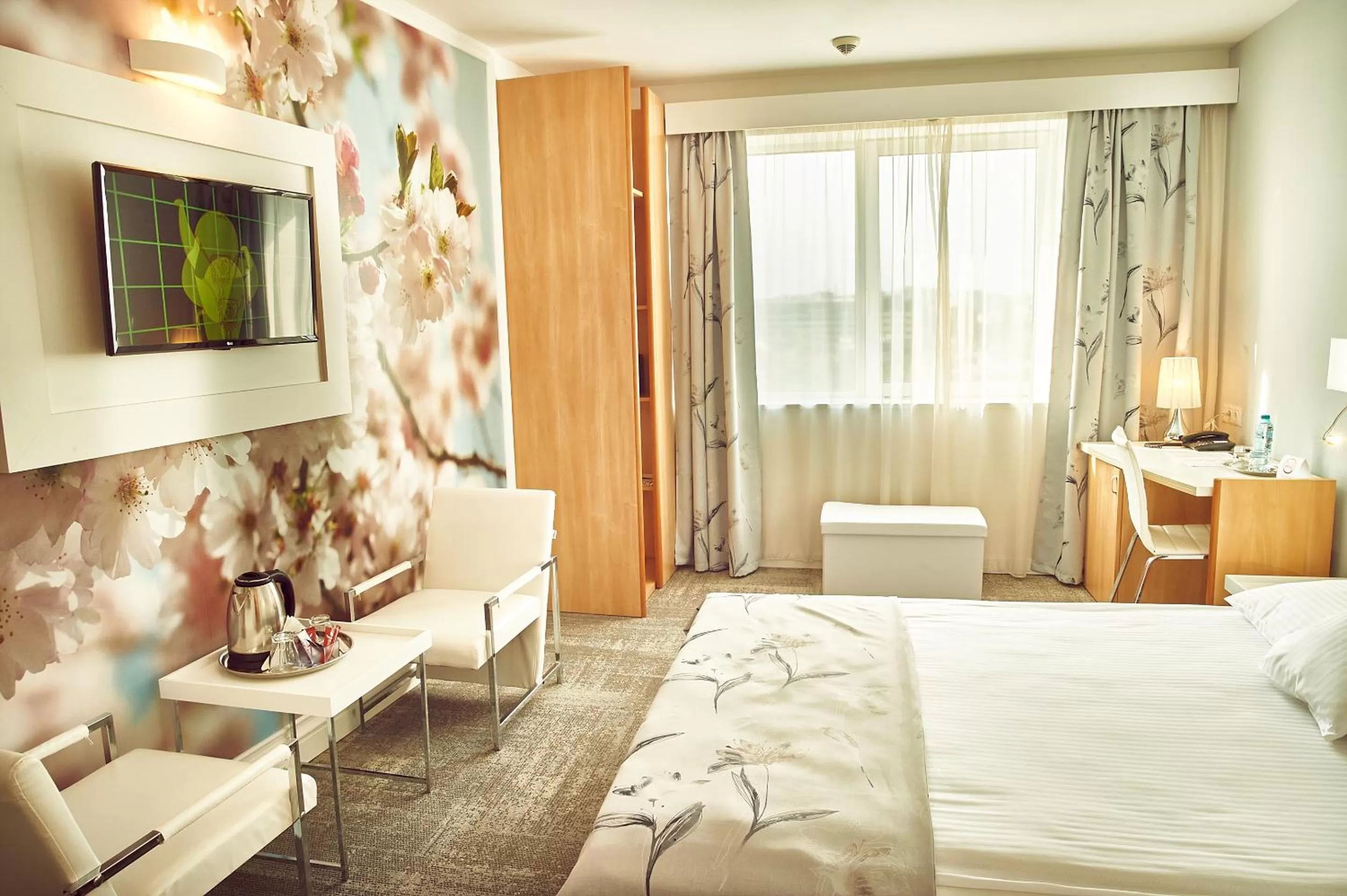 Photo of the whole room, Bed in Continental Forum Bucuresti Palatul Parlamentului