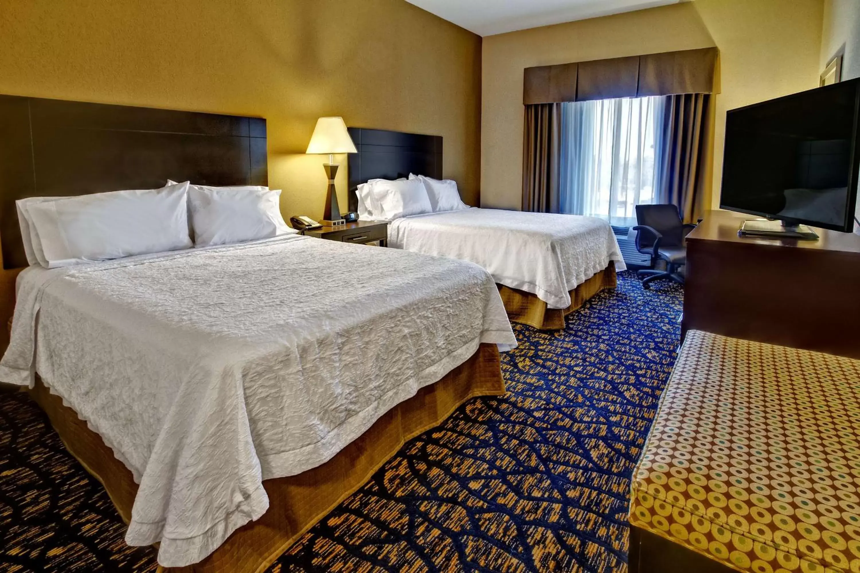 Queen Room with Two Queen Beds - Hearing Accessible - Non-Smoking in Hampton Inn Clarksdale, Ms Queen Room with Two Queen Beds - Hearing Accessible - Non-Smoking in Hampton Inn Clarksdale, Ms