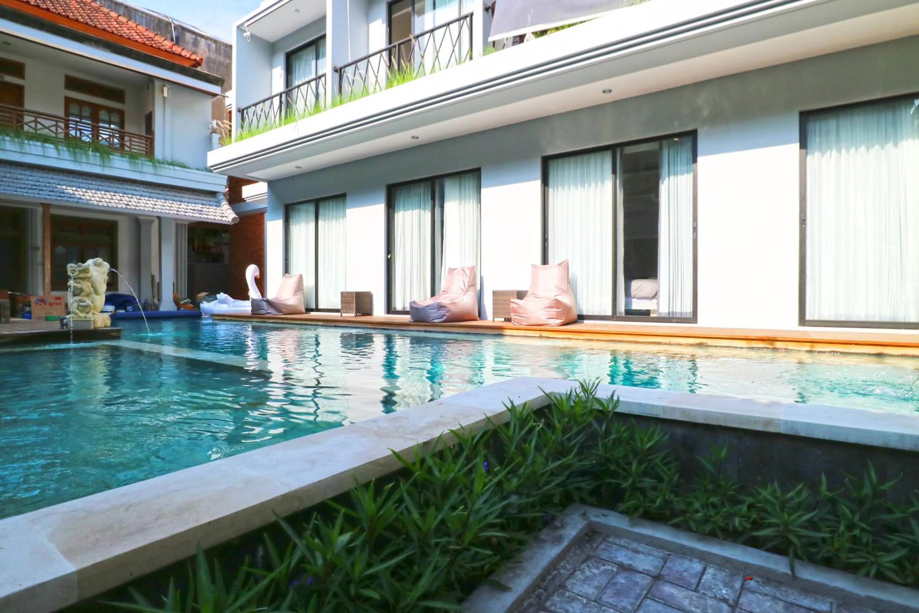 Swimming pool in Gemini Star Hotel Kuta
