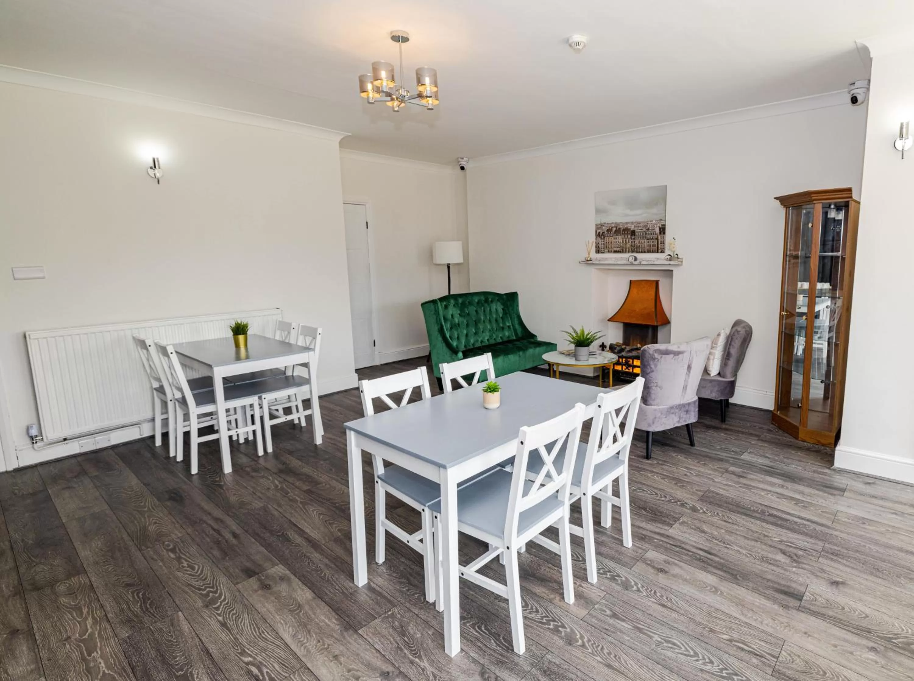 Seating area in Woodford Hotel