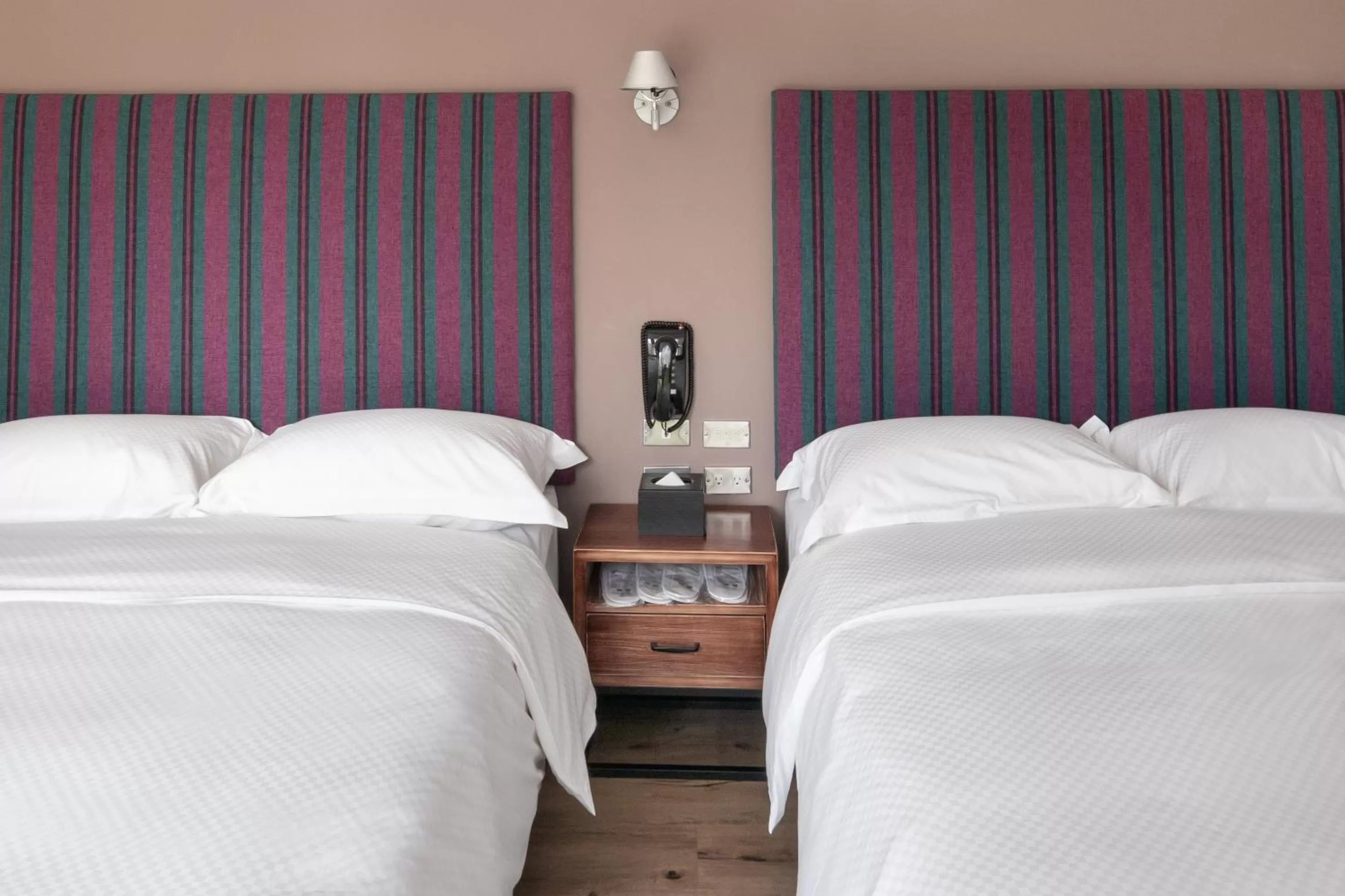 Bed in River inn Station