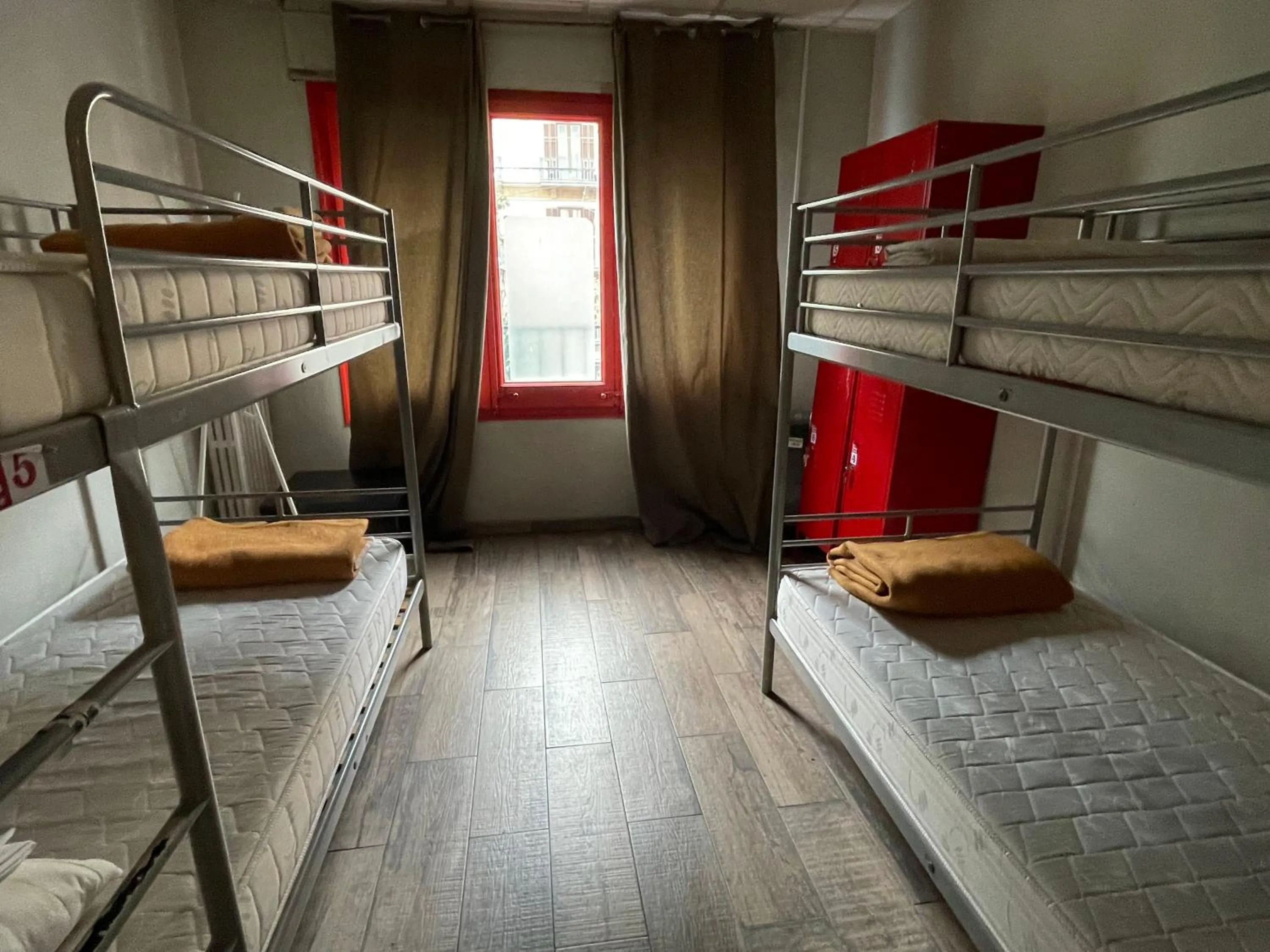 Single Bed in 6-Bed Female Dormitory Room in Buba House