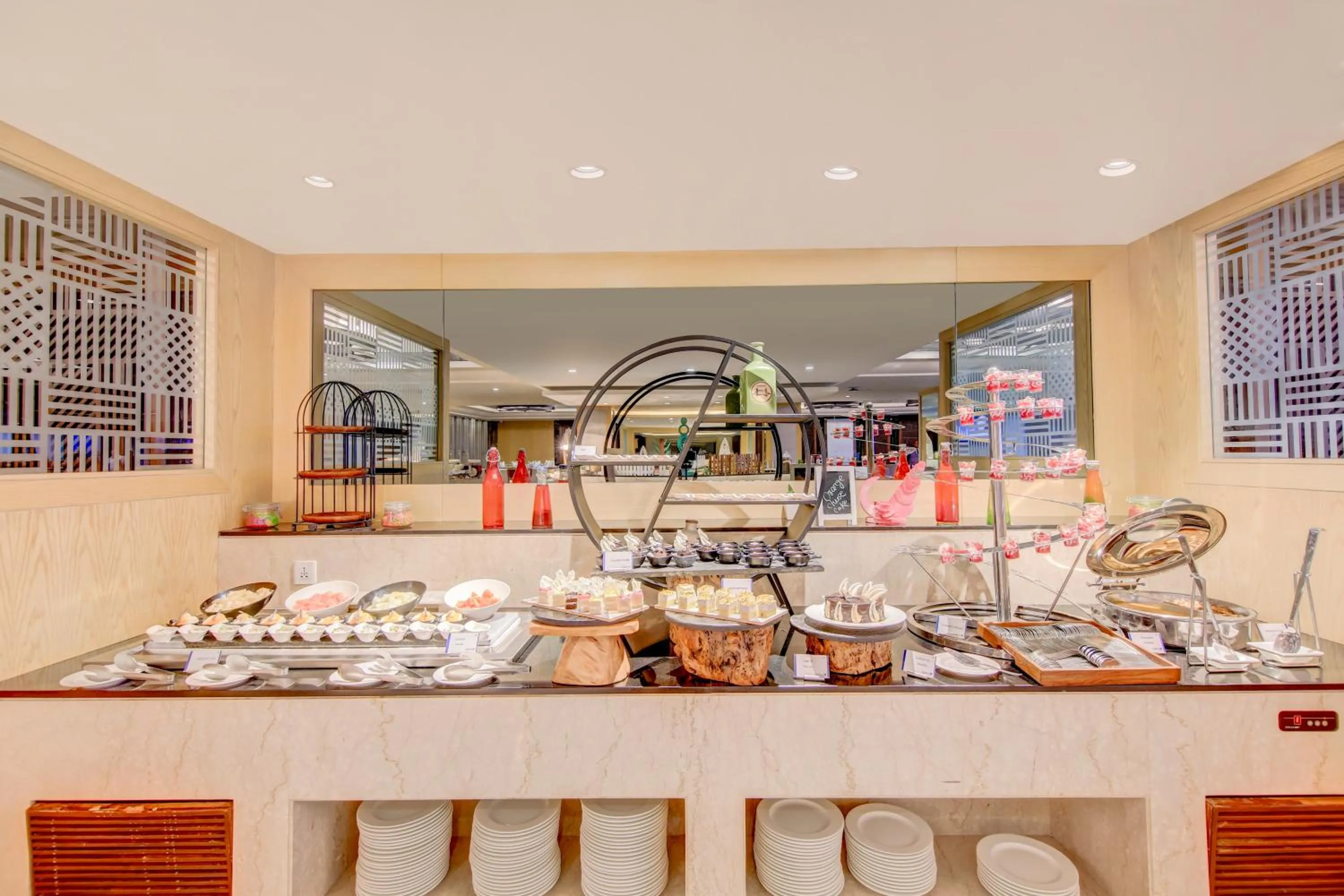 Restaurant/places to eat in Radisson Blu Gorakhpur