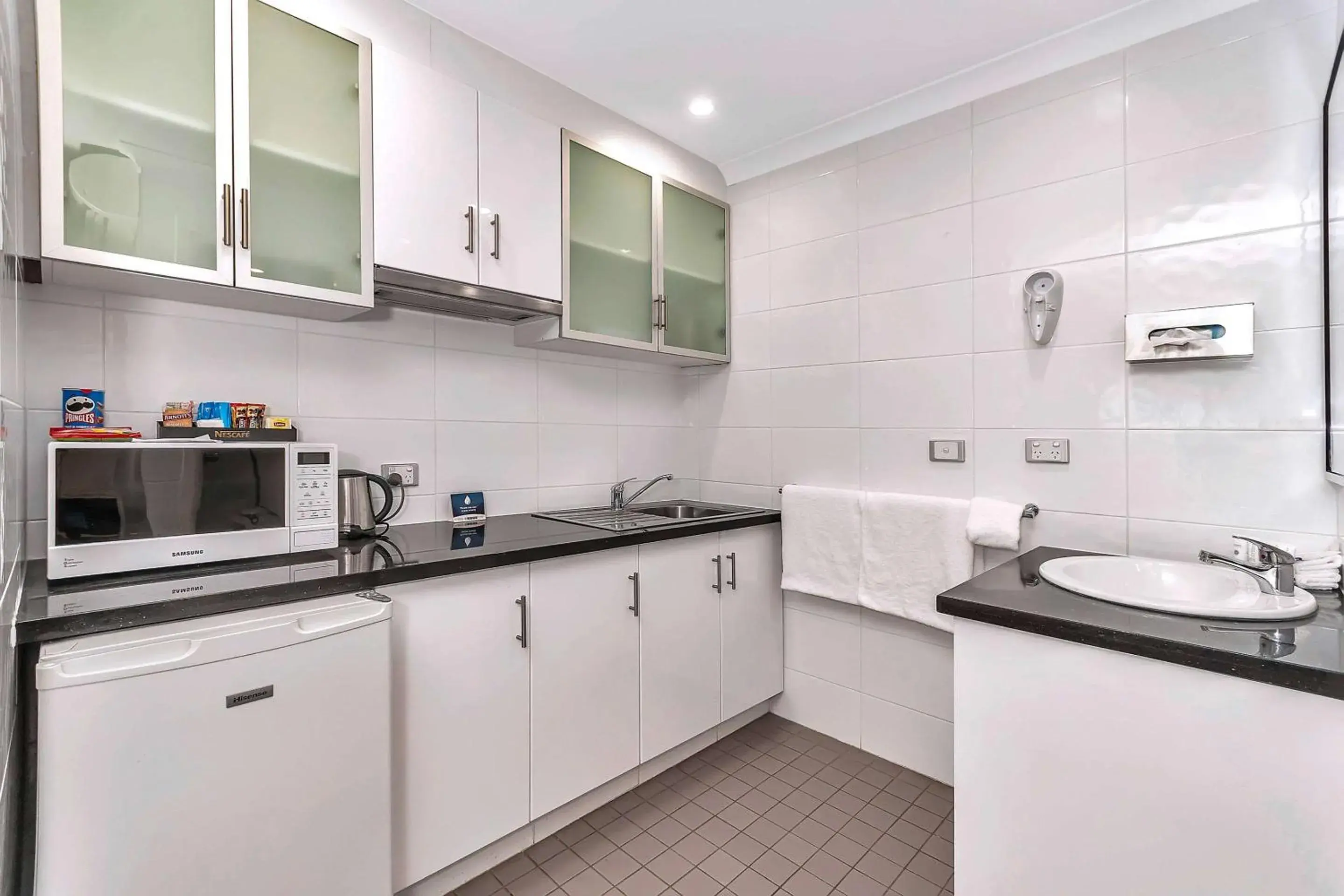 Deluxe Queen Room in Quality Inn Railway Motel Deluxe Queen Room in Quality Inn Railway Motel