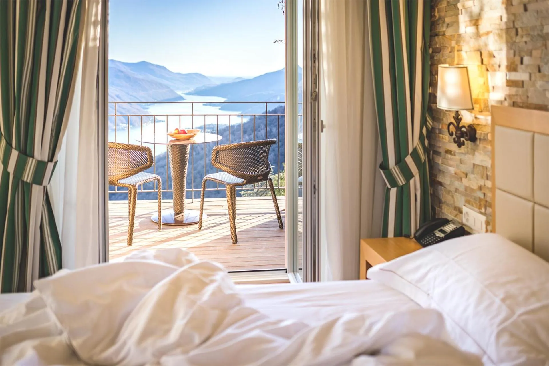 Balcony/Terrace, Bed in Kurhaus Cademario Hotel & SPA - Adults Only