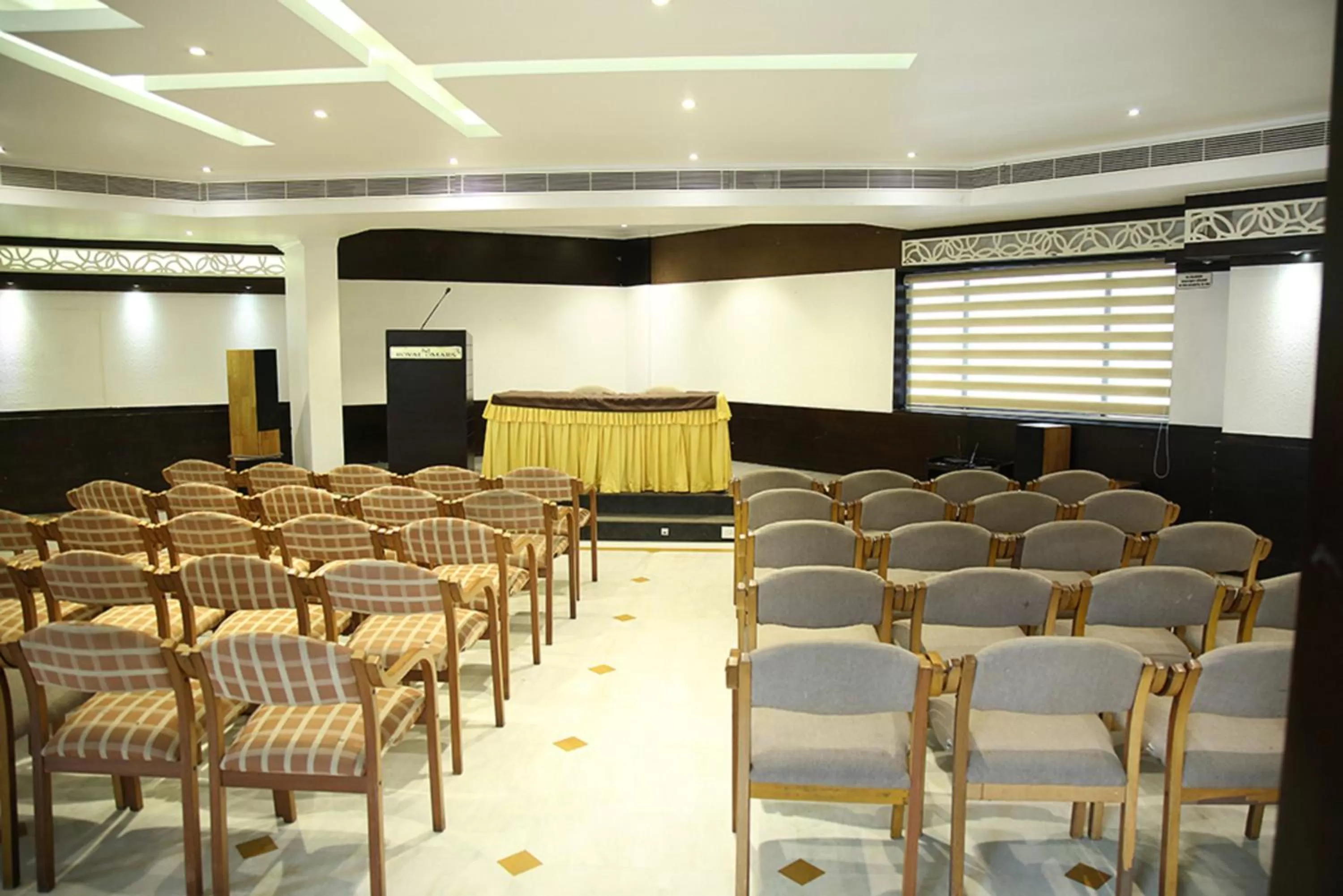 Meeting/conference room in Royal Omars