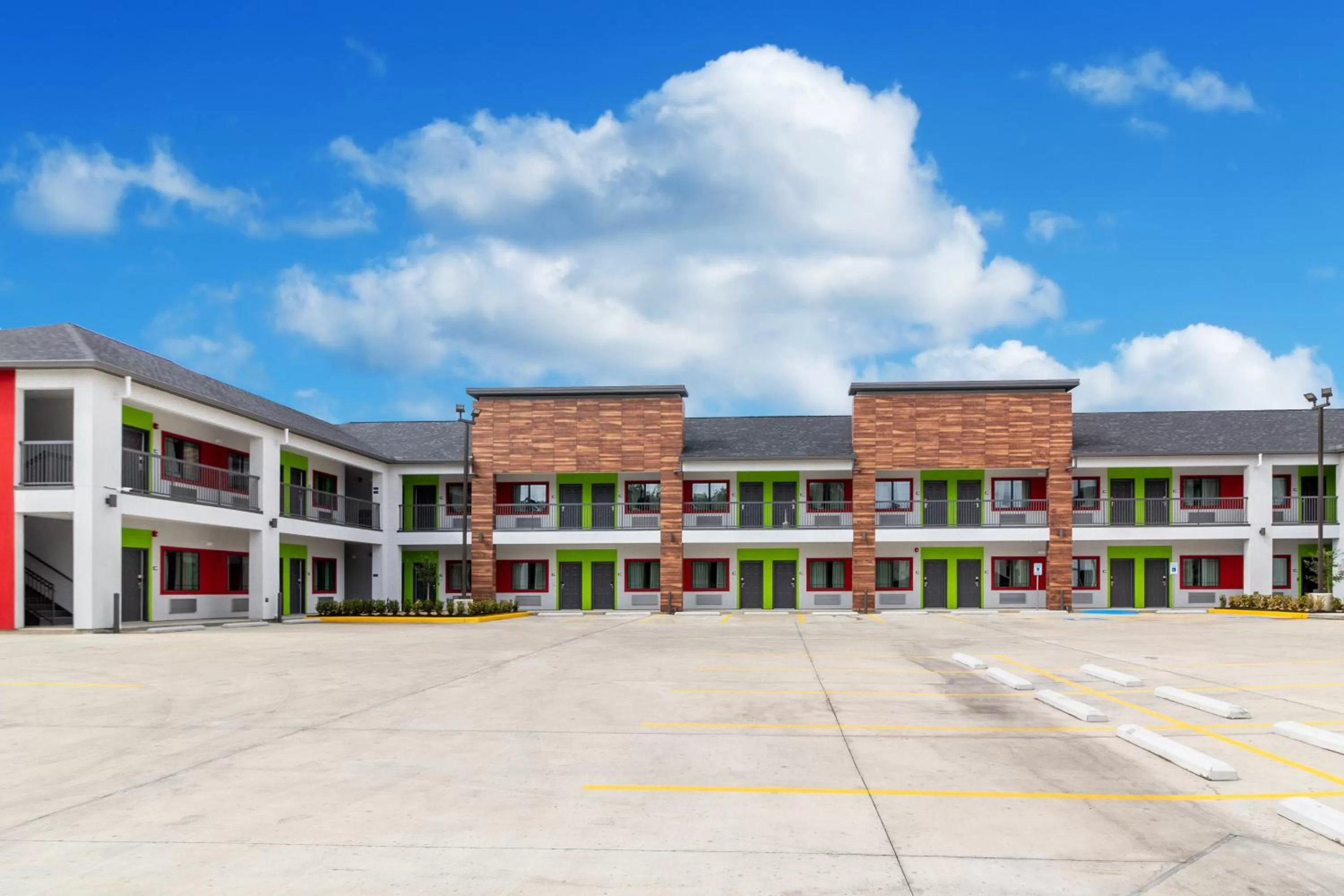 Property building in Americas Best Value Inn & Suites Kingwood IAH Airport