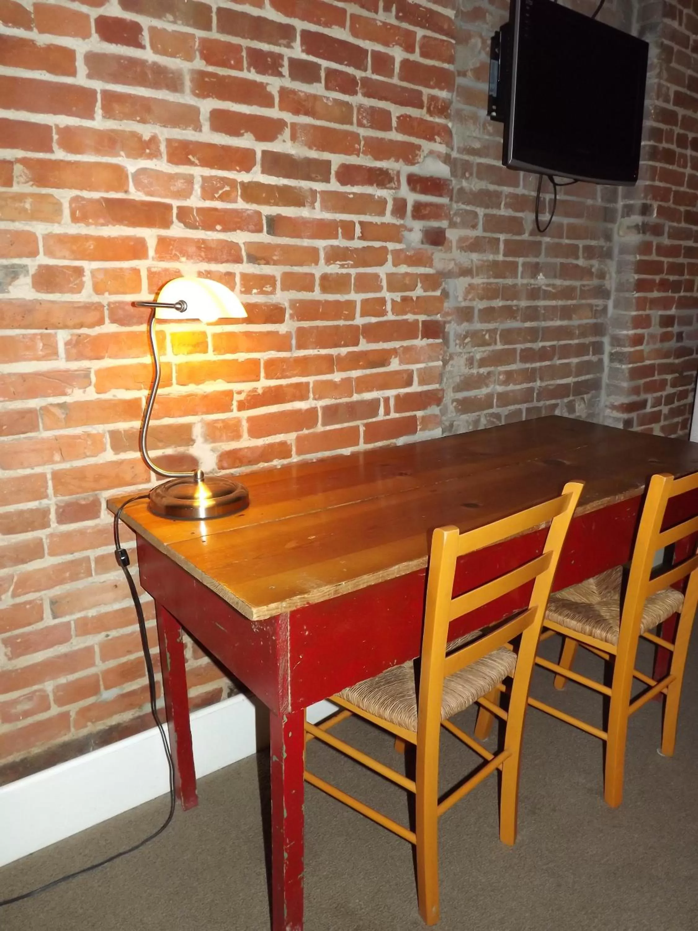 Seating area in William Watson Hotel