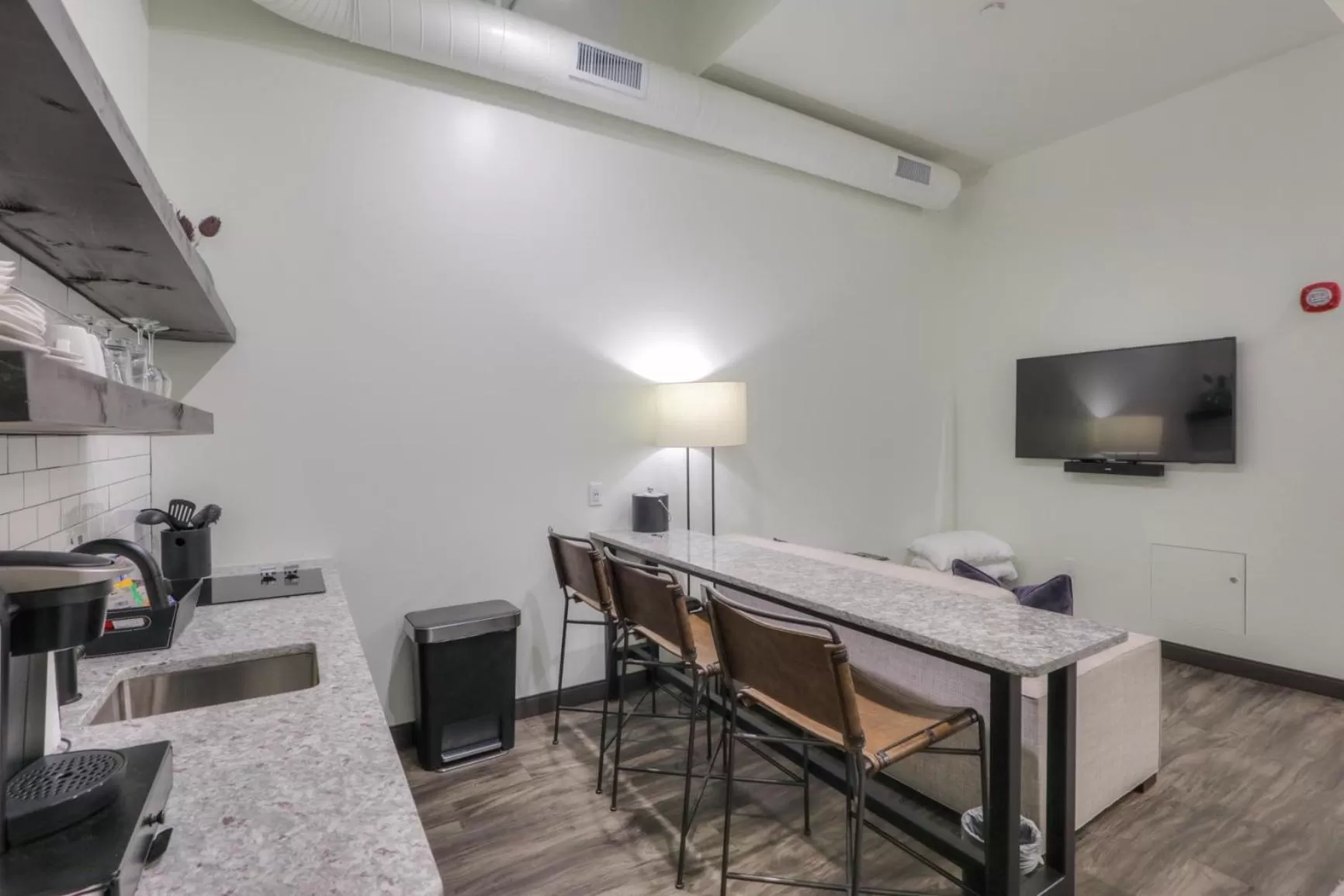 Kitchen or kitchenette in Studio 154 Hotel